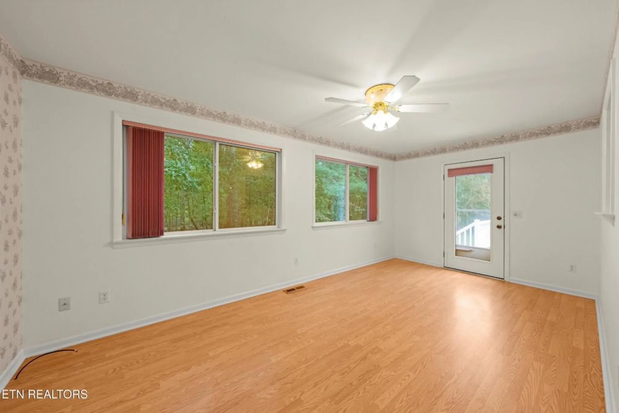 Property Slideshow image 7 of 29 | 238 lakeview dr, Crossville, TN, 38558