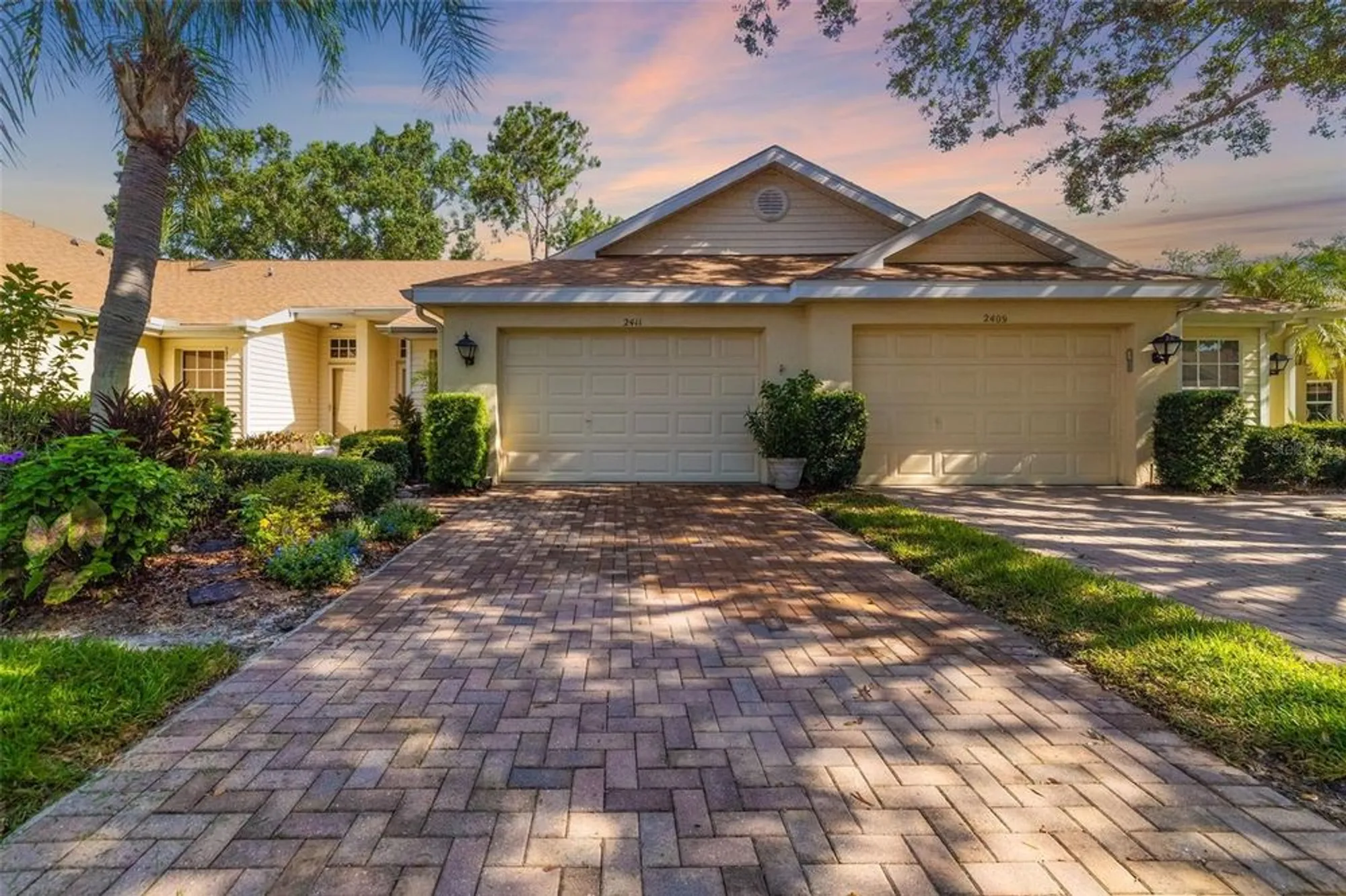 Property Slideshow image 1 of 76 | 2411 new haven cir 70, Sun City Center, FL, 33573