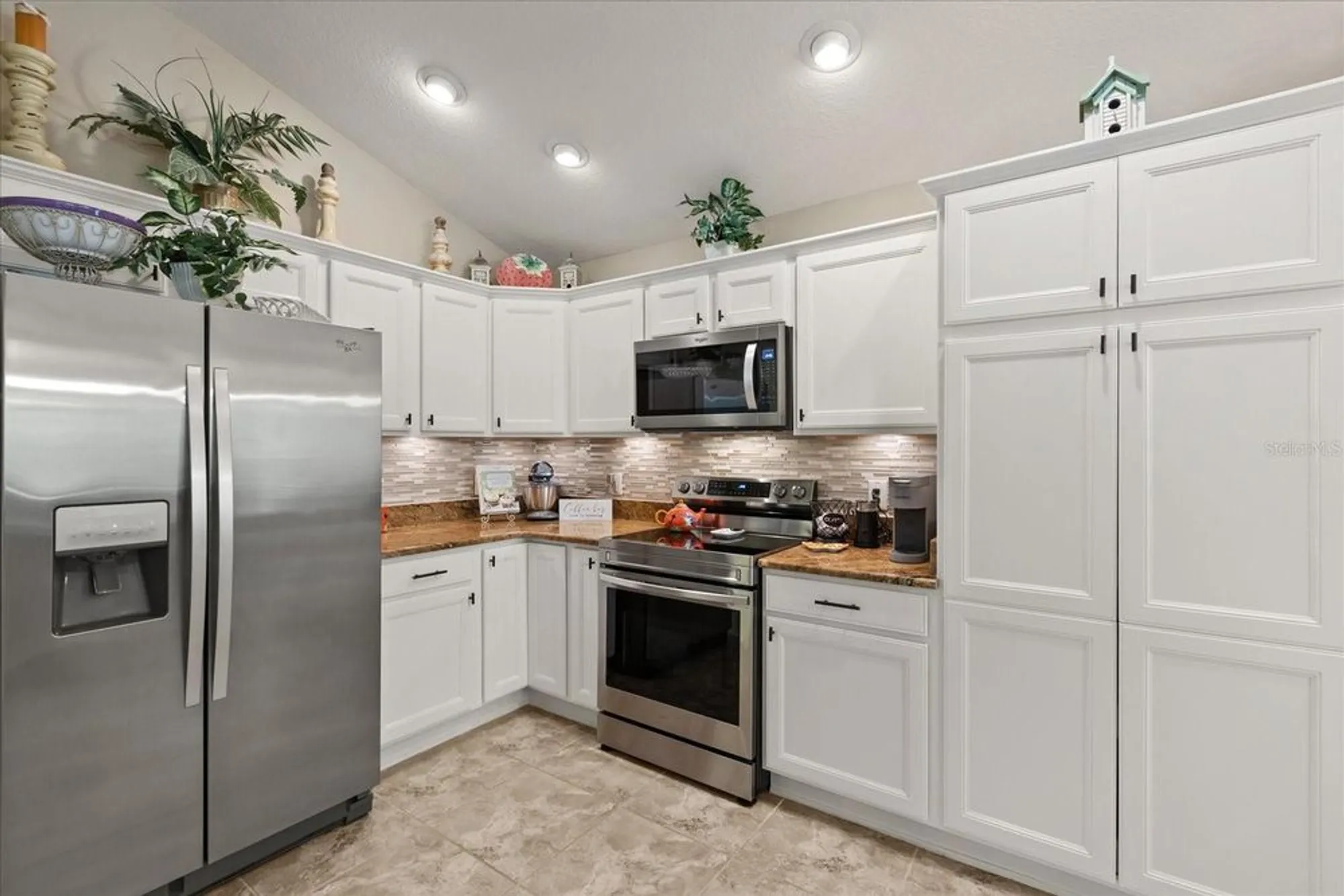 Property Slideshow image 13 of 38 | 10069 lake miona way, Oxford, FL, 34484