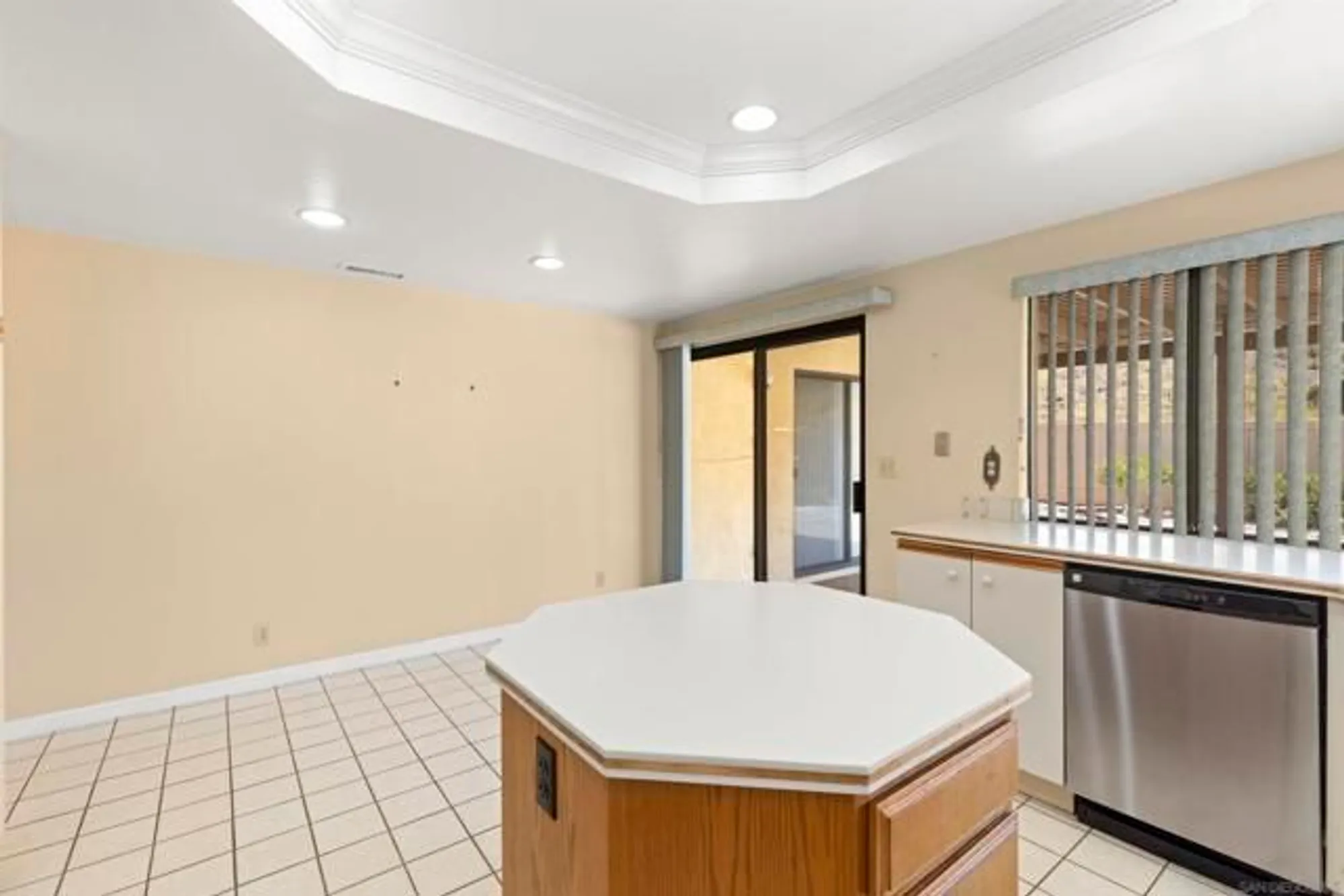 Property Slideshow image 11 of 38 | 13060 avenida marbella, San Diego, CA, 92128