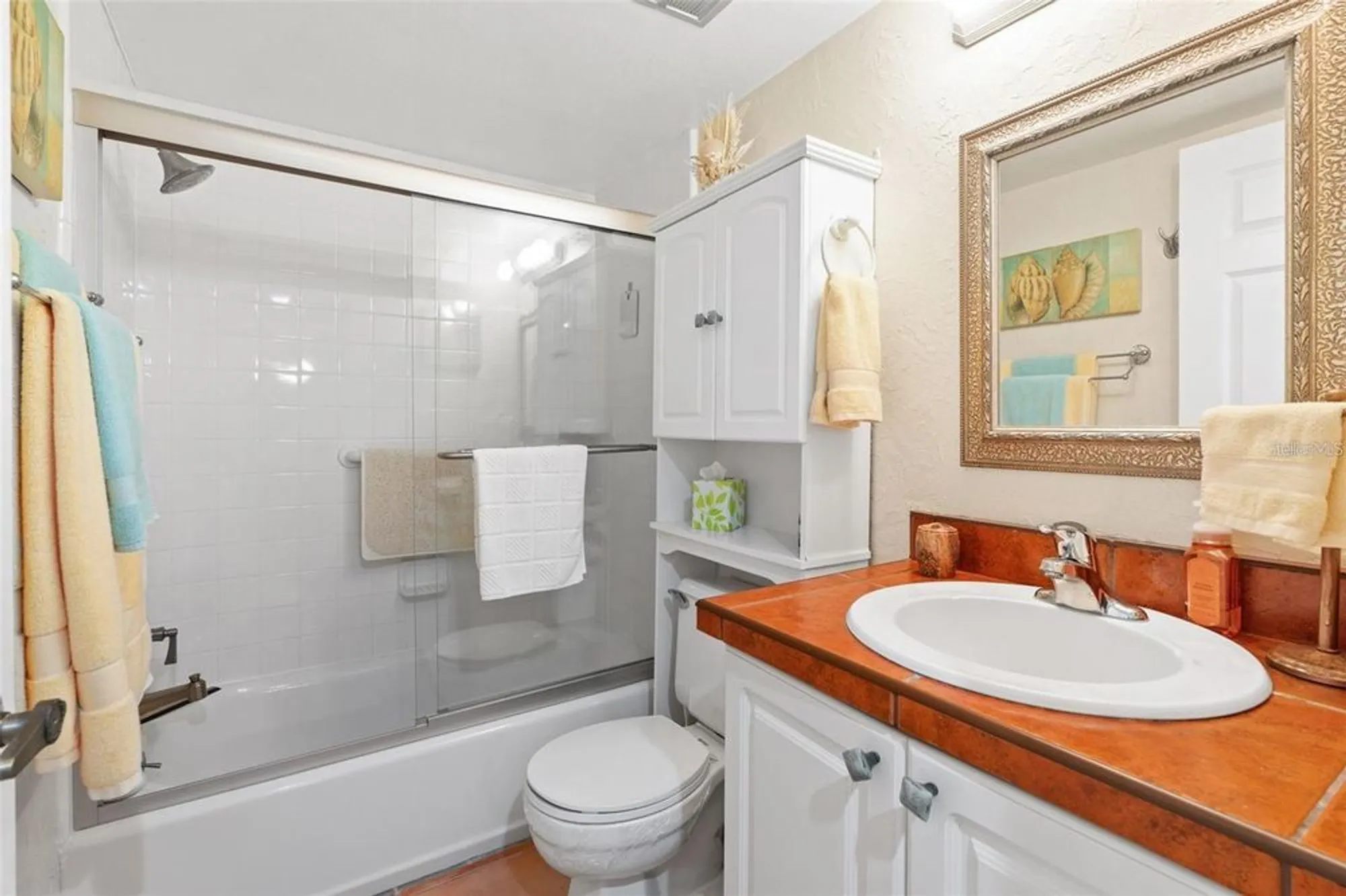 Property Slideshow image 13 of 40 | 19029 us highway 19 apt 25d, Clearwater, FL, 33764