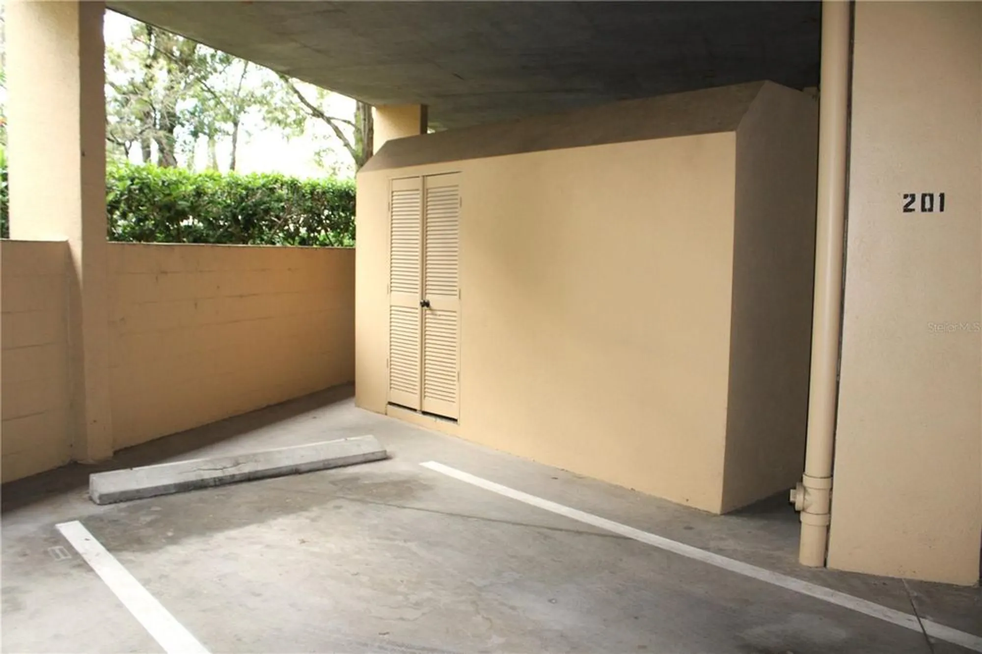 Property Slideshow image 32 of 65 | 3076 eastland blvd 106, Clearwater, FL, 33761