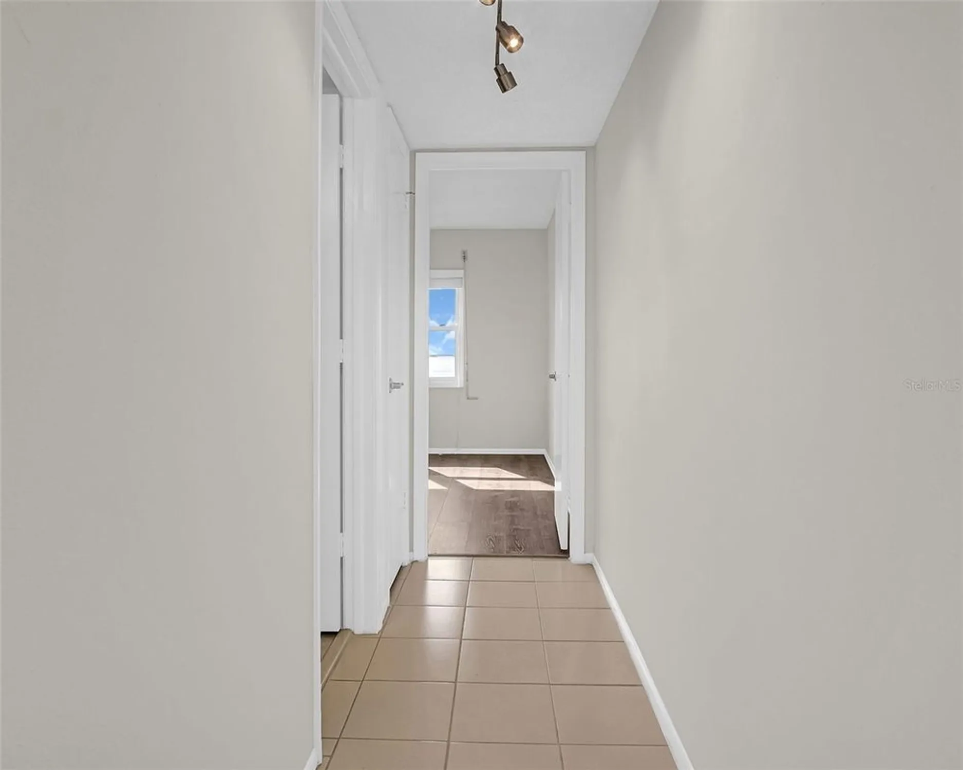 Property Slideshow image 14 of 31 | 9 haig pl 612, Dunedin, FL, 34698