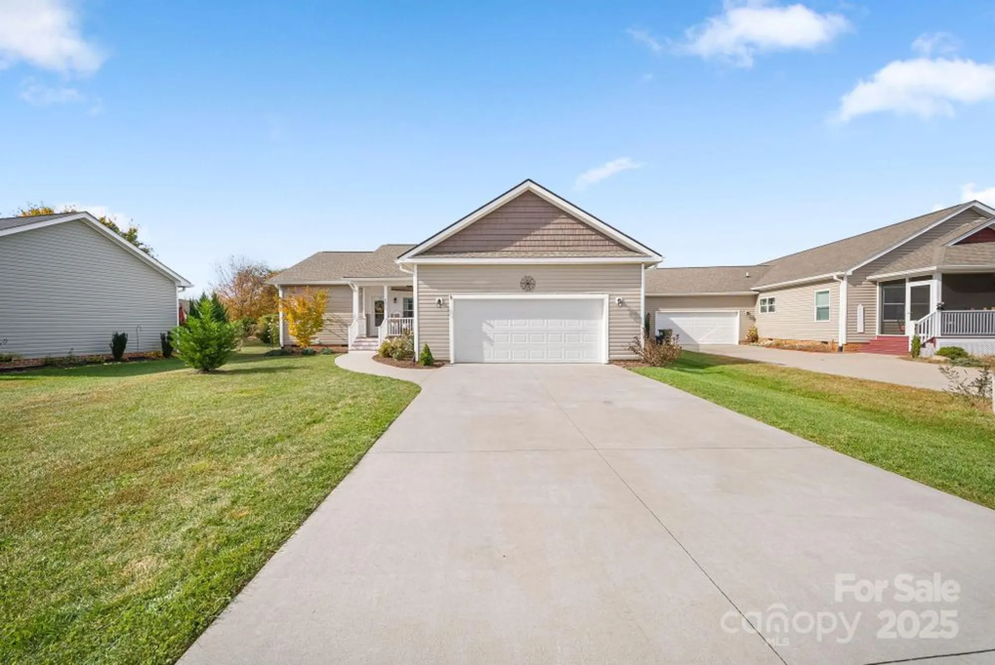 Property Slideshow image 25 of 36 | 457 riverwind dr, Hendersonville, NC, 28739