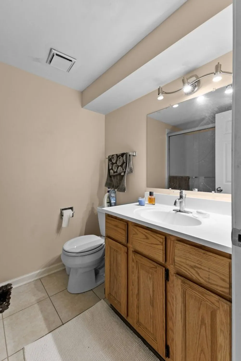 Property Slideshow image 20 of 26 | 748 shoreline rd, Lake Barrington, IL, 60010