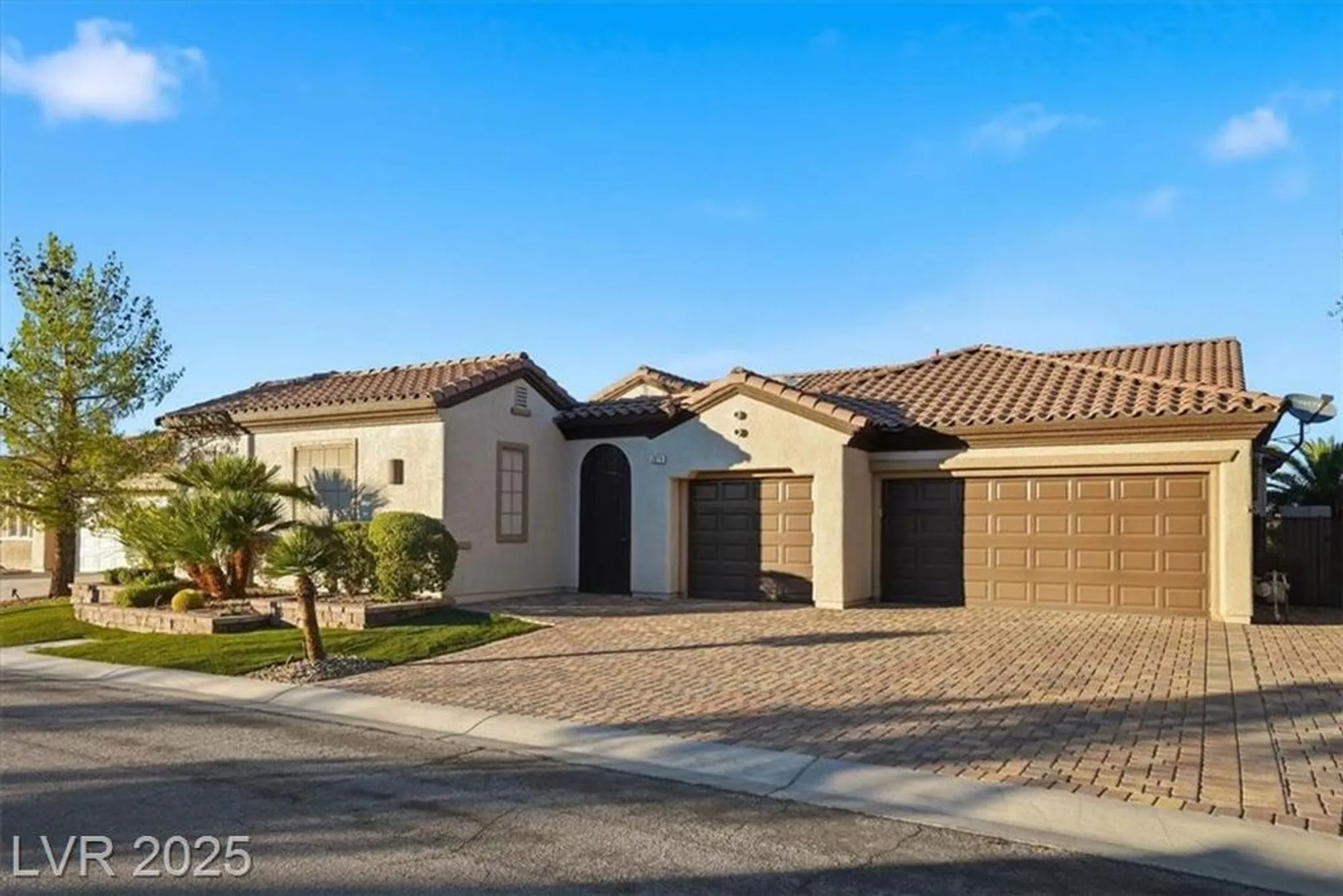 Property Slideshow image 2 of 56 | 2874 hartwick pines dr, Henderson, NV, 89052