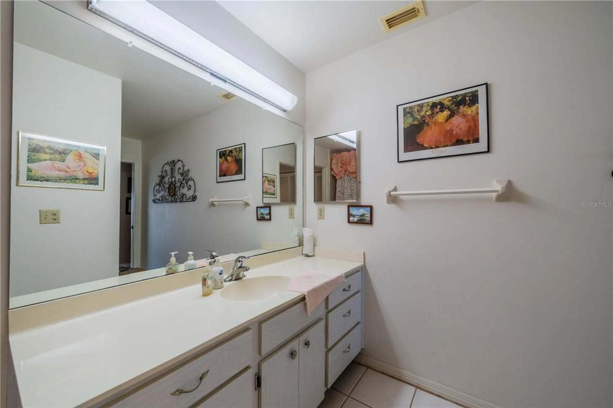 Property Slideshow image 20 of 37 | 1723 wolf laurel dr, Sun City Center, FL, 33573