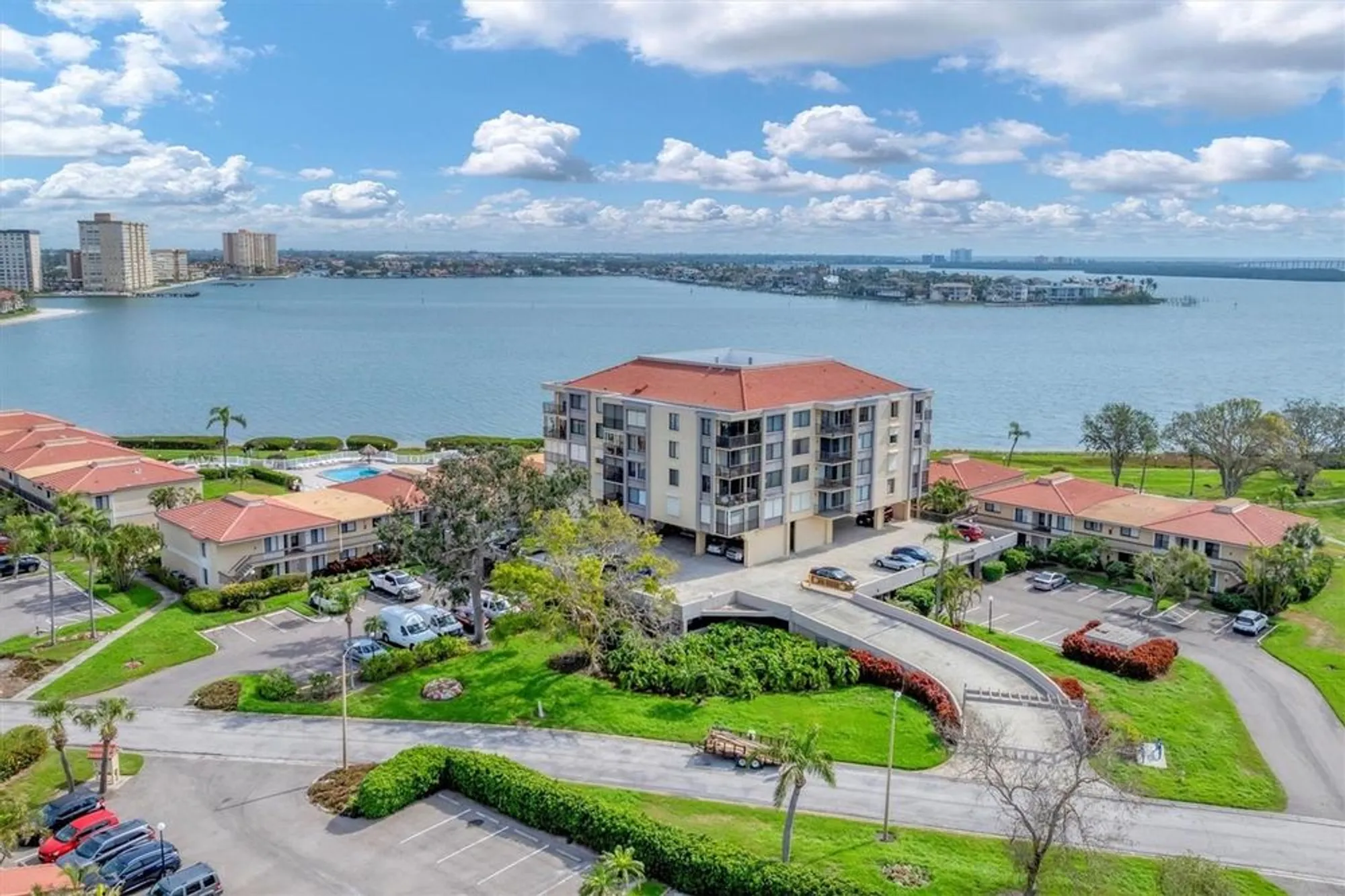 Property Slideshow image 25 of 31 | 6158 palma del mar blvd s apt 504, St Petersburg, FL, 33715