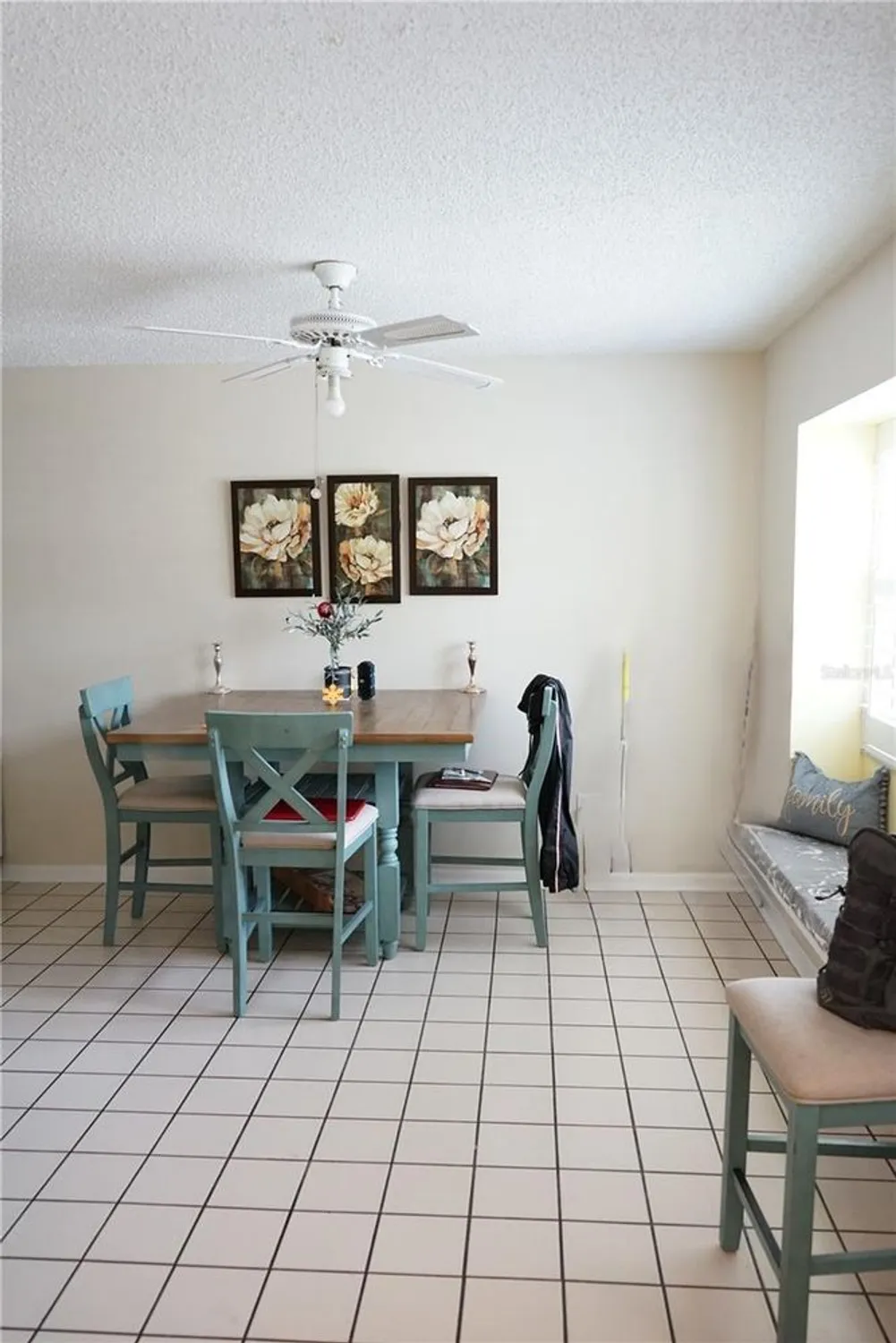 Property Slideshow image 4 of 40 | 413 lake point ct # 4b, Sun City Center, FL, 33573
