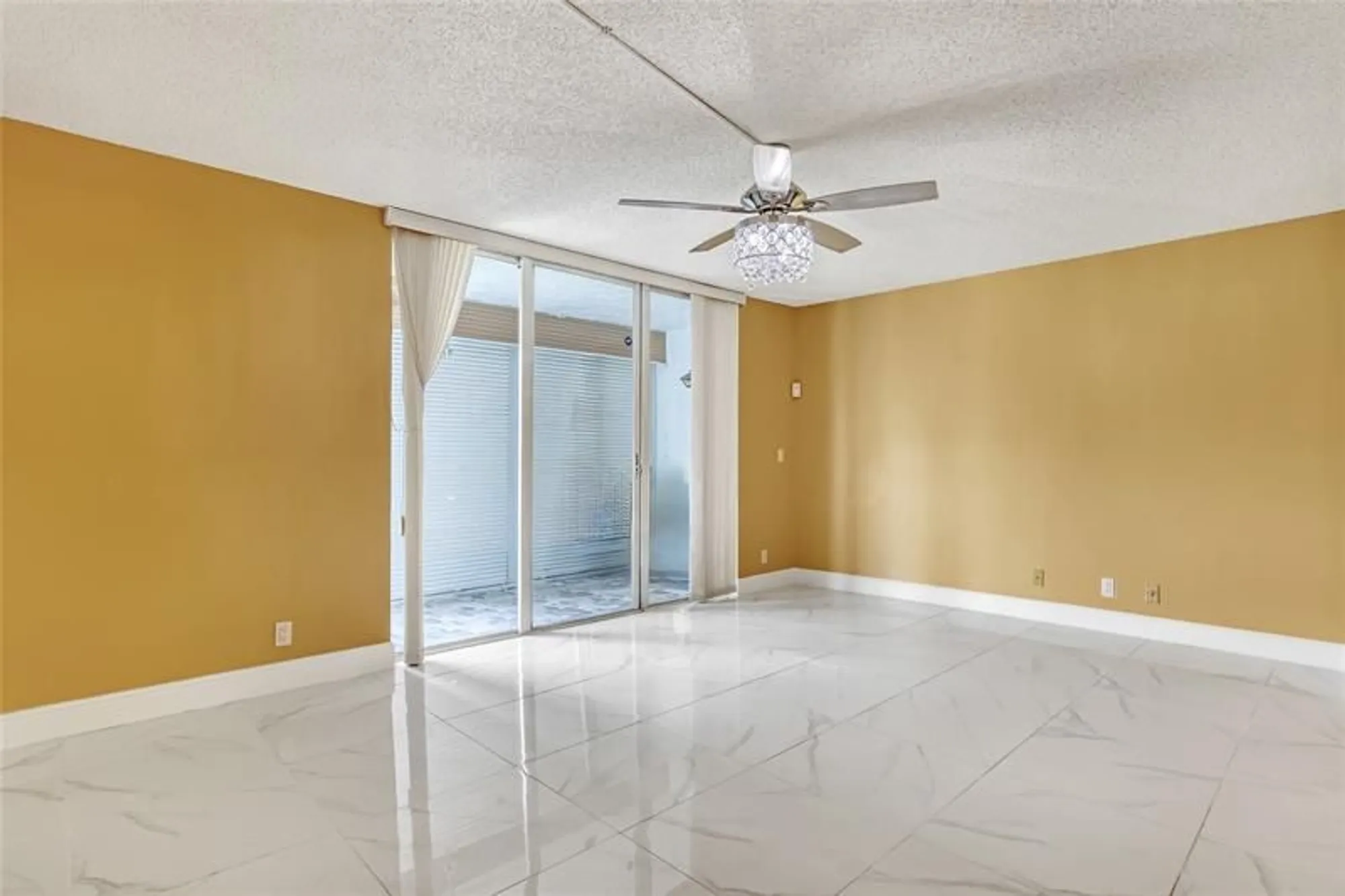 Property Slideshow image 11 of 28 | 6850 10th ave 101, Lake Worth, FL, 33467