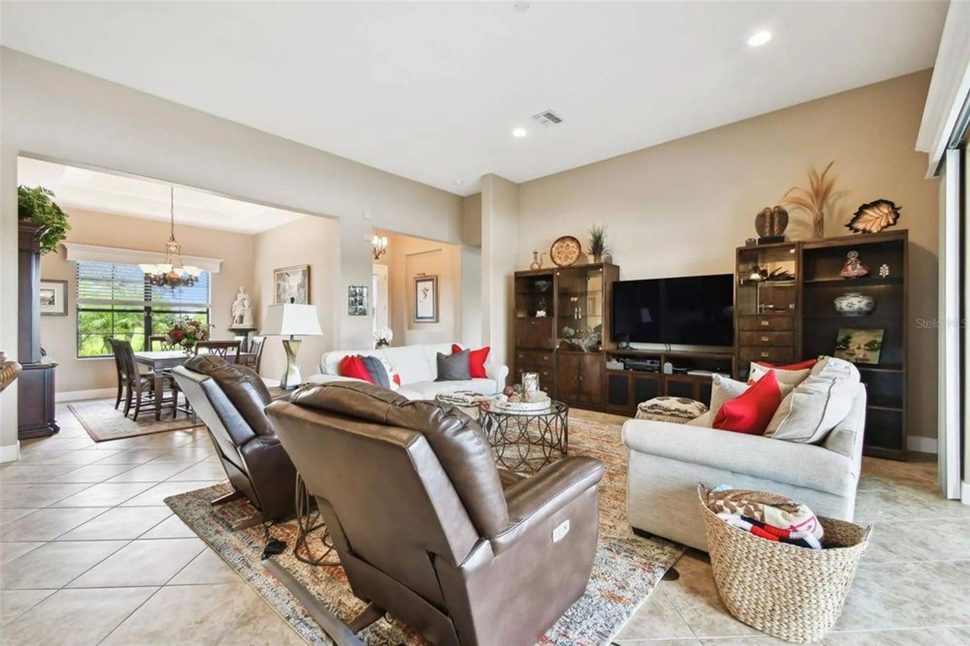 Property Slideshow image 8 of 53 | 154 rancho mirage dr, Kissimmee, FL, 34759