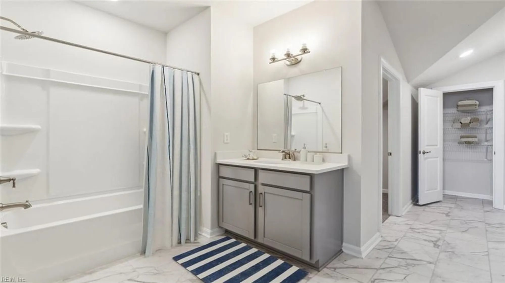 Property Slideshow image 26 of 31 | 2017 barton ln, Chesapeake, VA, 23322