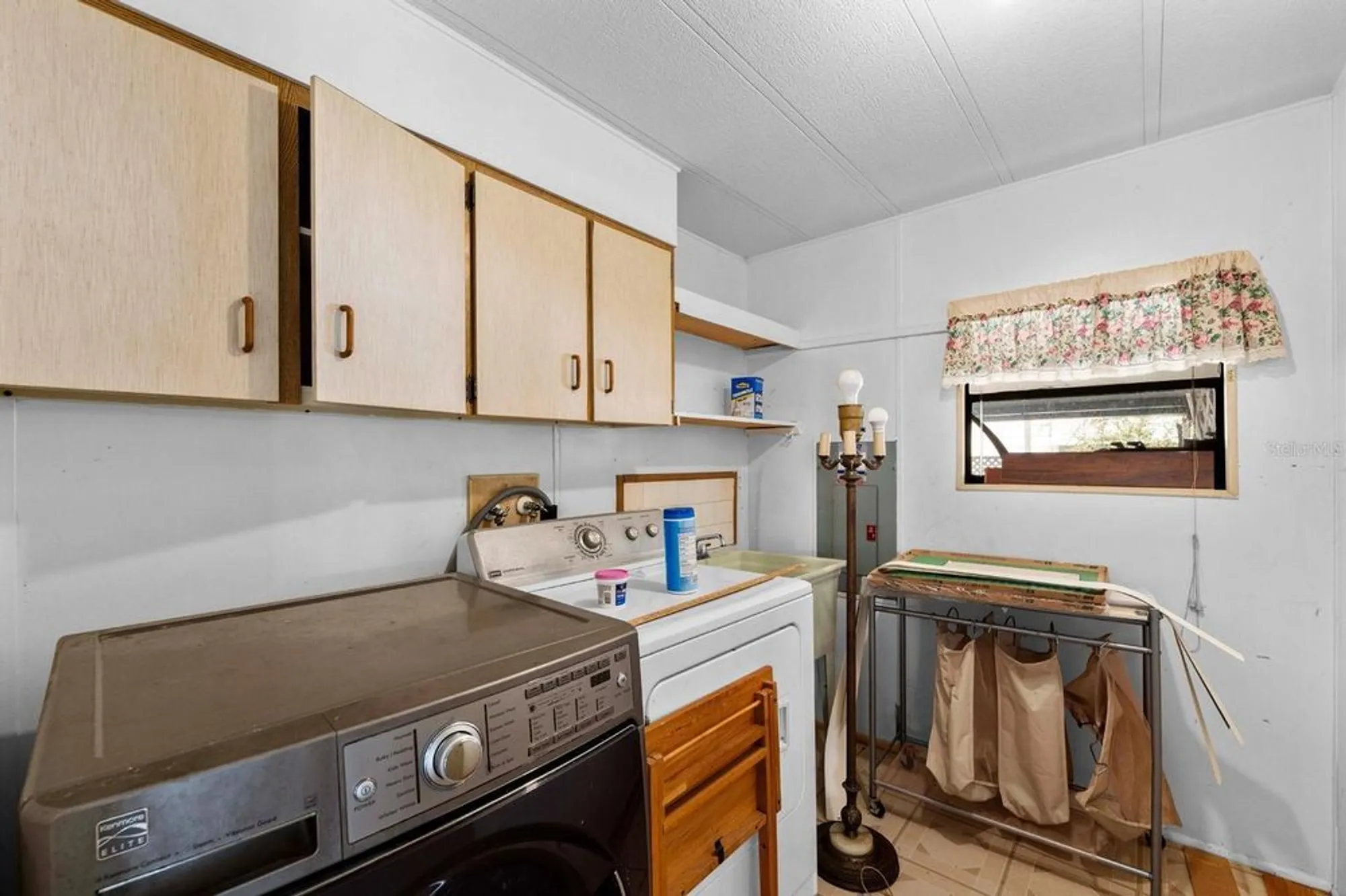 Property Slideshow image 16 of 27 | 4903 deerwood dr, Lakeland, FL, 33810