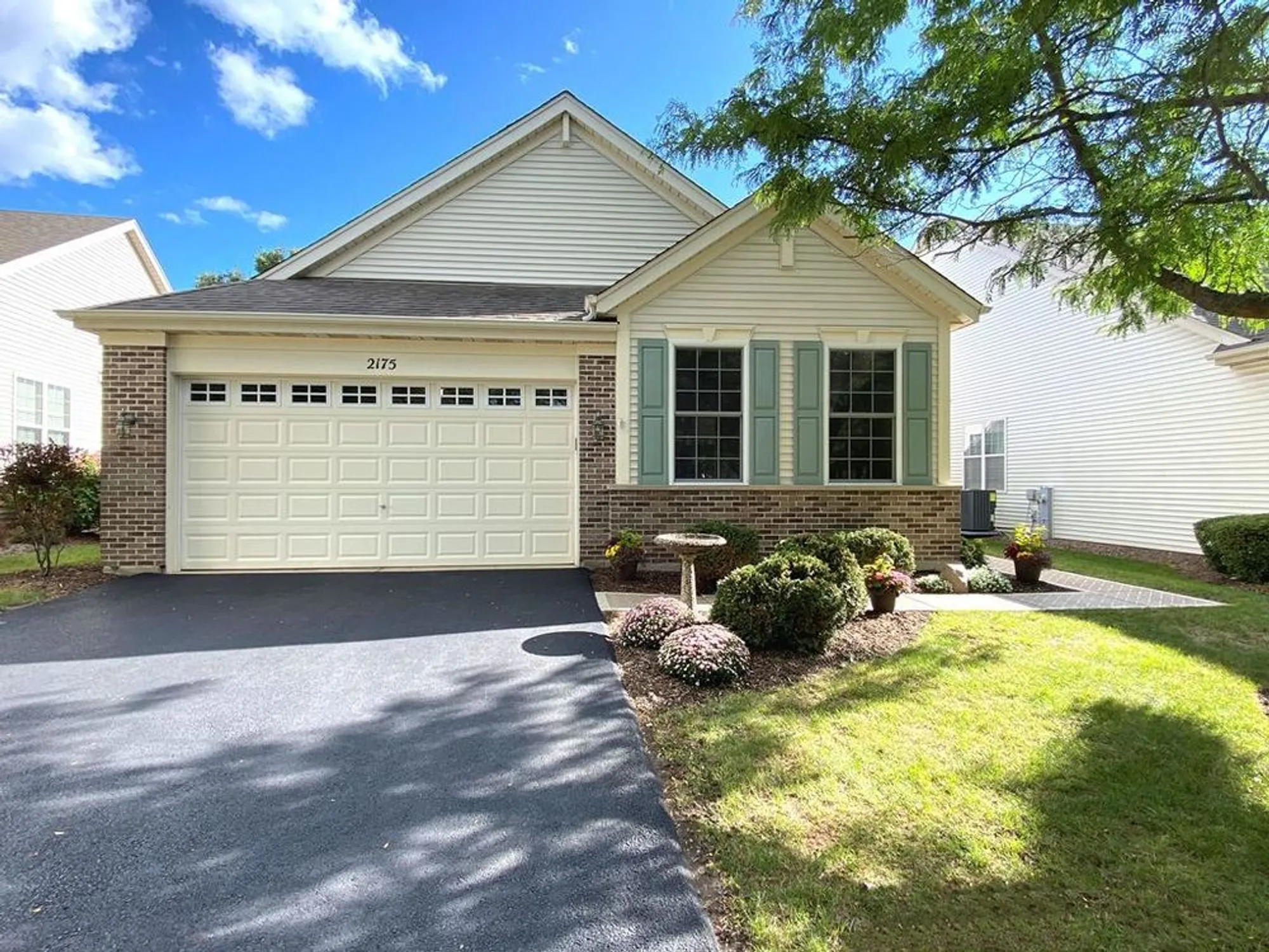 Property Slideshow image 1 of 1 | 2175 oleander ct, Aurora, IL, 60502