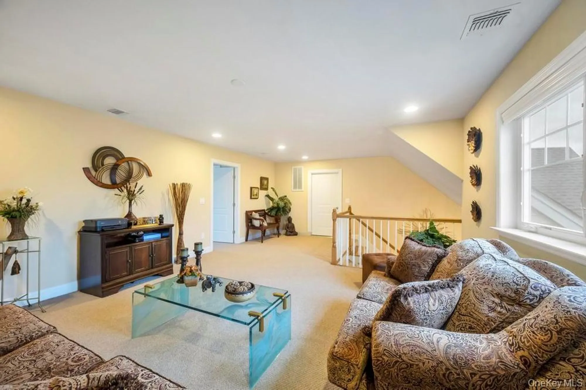 Property Slideshow image 36 of 42 | 4 haverton ct, Riverhead, NY, 11901