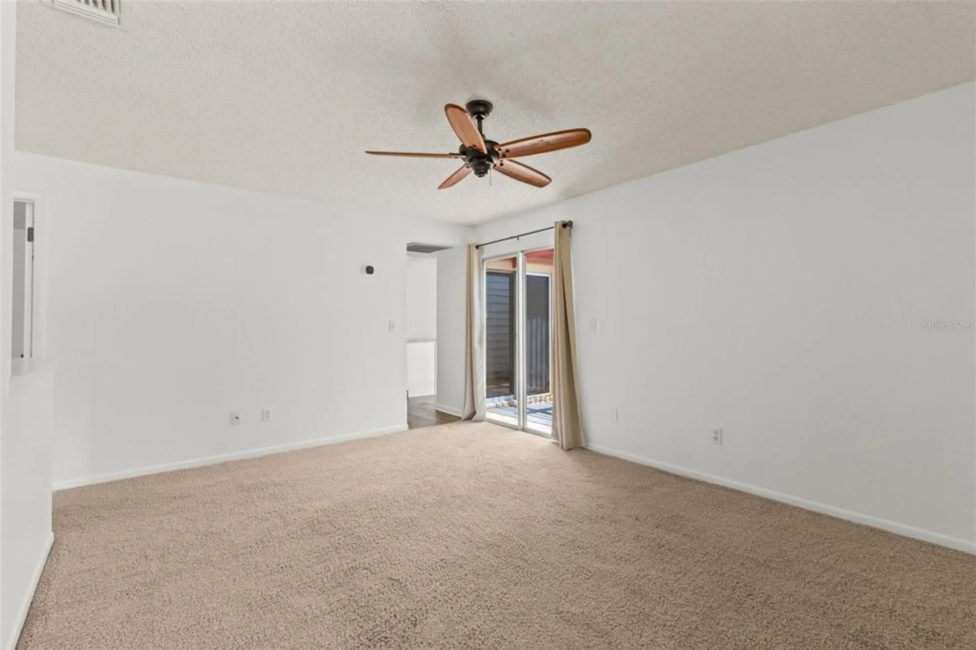Property Slideshow image 7 of 36 | 1163 orange tree cir d, Palm Harbor, FL, 34684