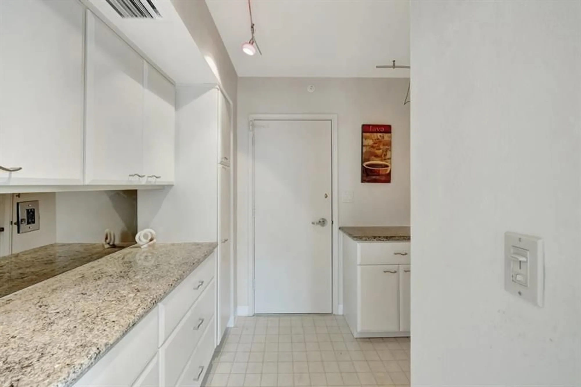 Property Slideshow image 13 of 47 | 3300 ne 36th st 609, Fort Lauderdale, FL, 33308