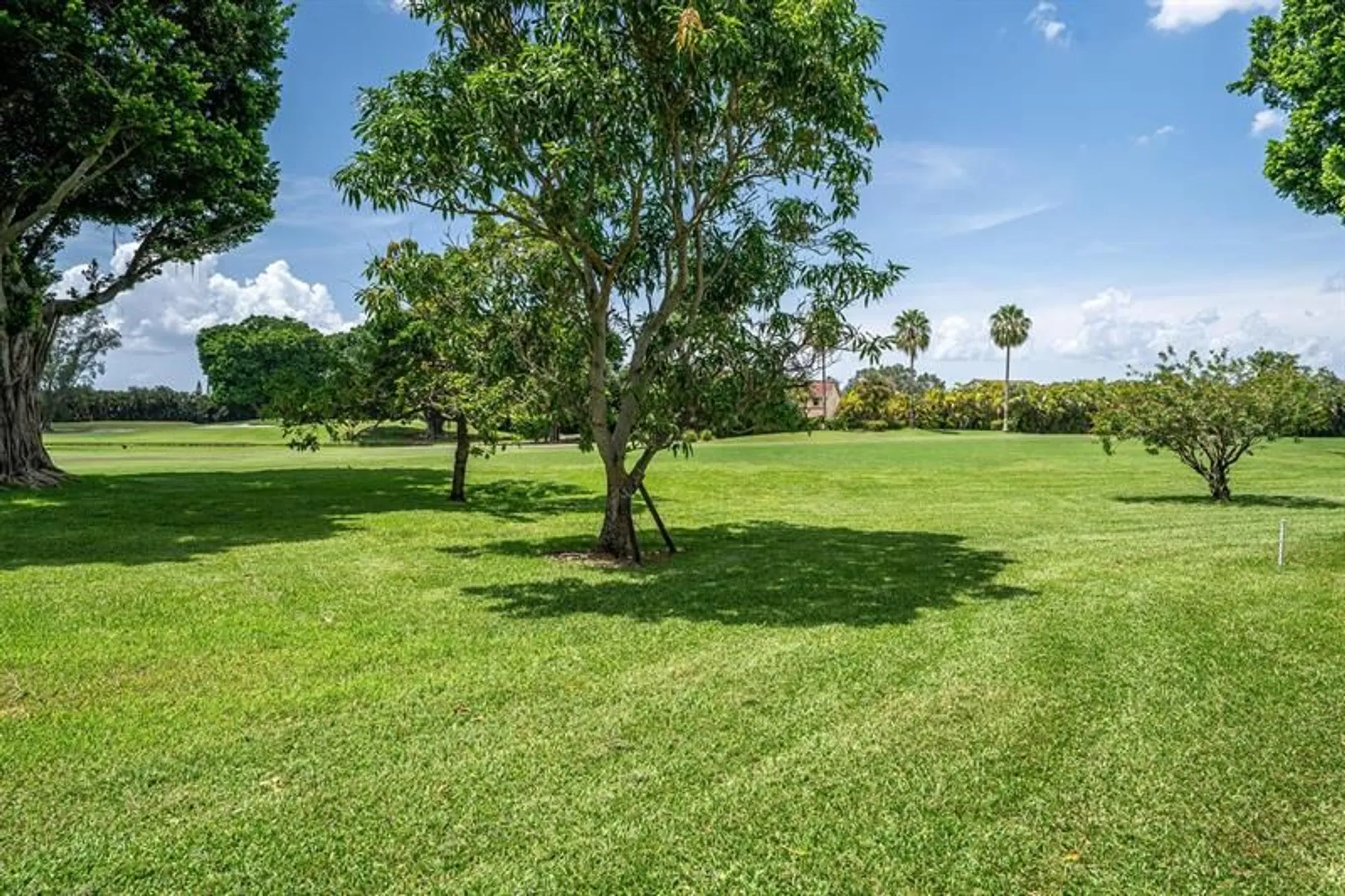 Property Slideshow image 20 of 61 | 9811 n hollybrook lake dr 308, Pembroke Pines, FL, 33025