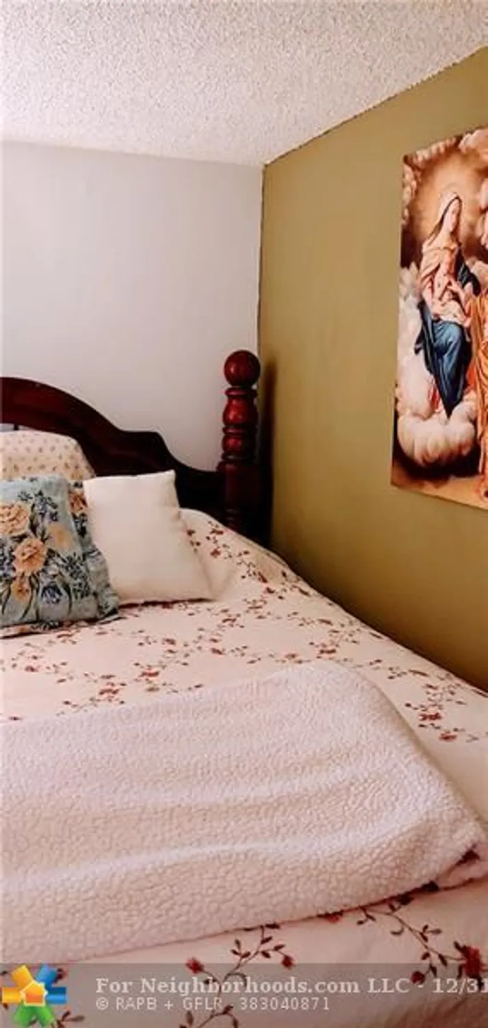 Property Slideshow image 15 of 23 | 2604 nassau bnd apt e1, Coconut Creek, FL, 33066