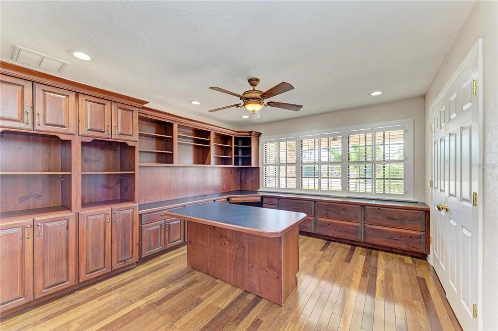 Property Slideshow image 46 of 83 | 5668 country lakes dr, Sarasota, FL, 34243