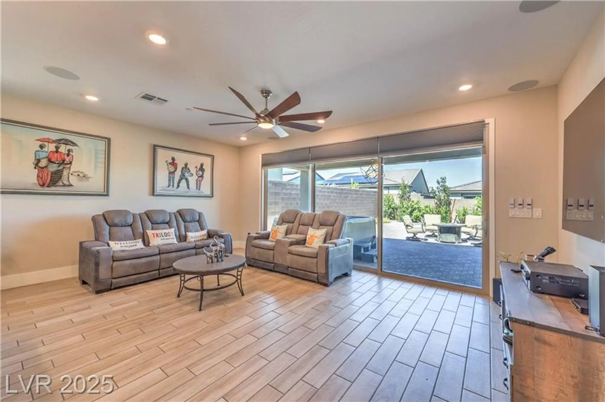 Property Slideshow image 17 of 52 | 9584 sard ln, Las Vegas, NV, 89143