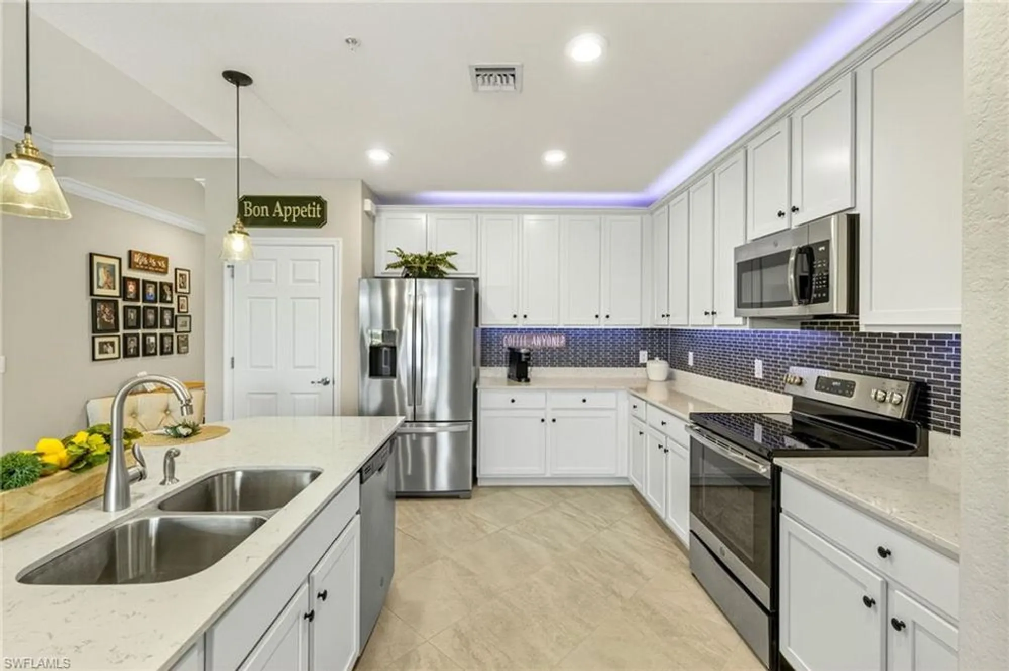 Property Slideshow image 11 of 48 | 11789 grand belvedere way unit 103, Fort Myers, FL, 33913