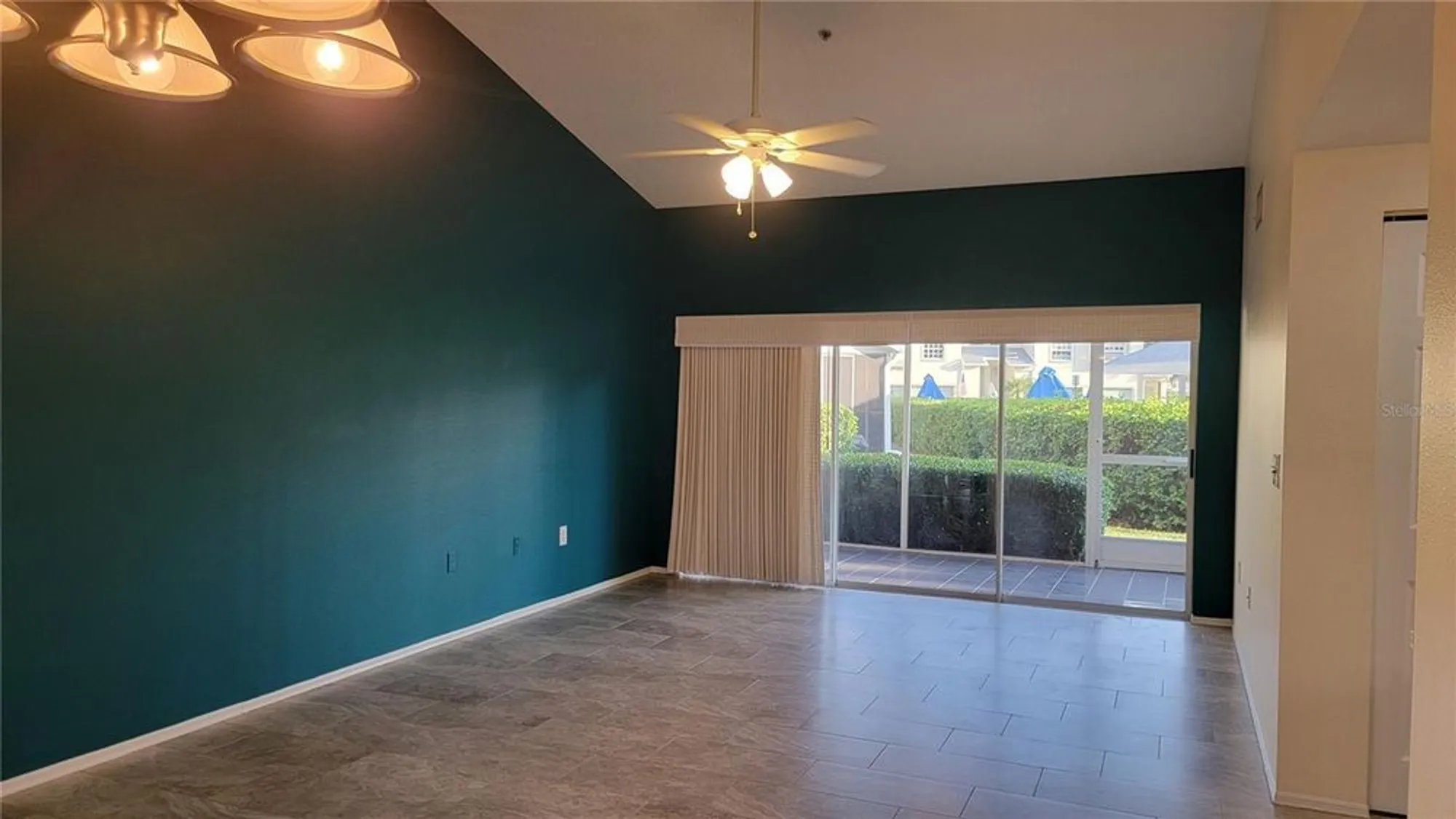 Property Slideshow image 2 of 22 | 6330 green oak cir # 6330, Bradenton, FL, 34203