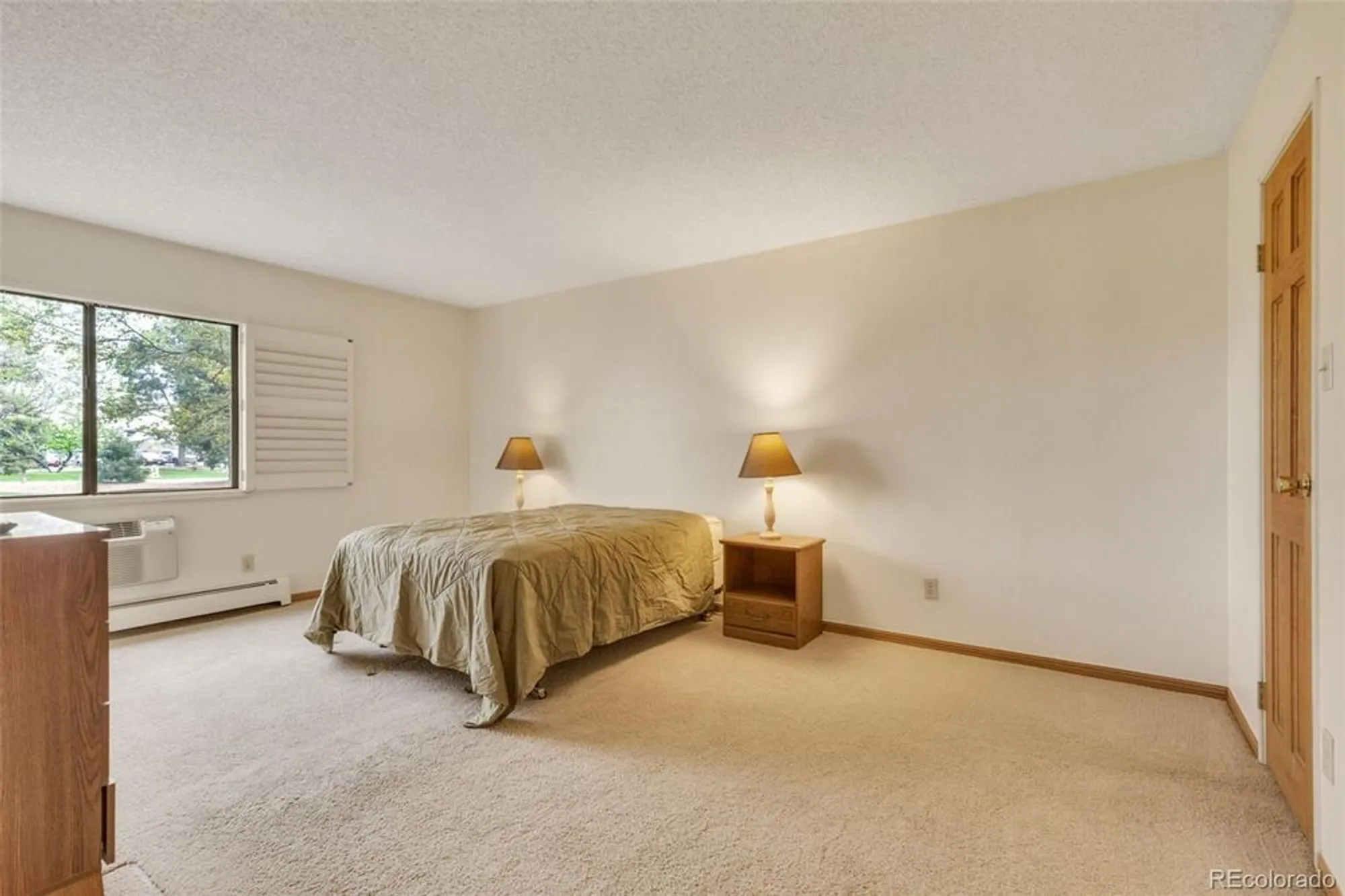 Property Slideshow image 9 of 44 | 13952 e marina dr apt 102, Aurora, CO, 80014