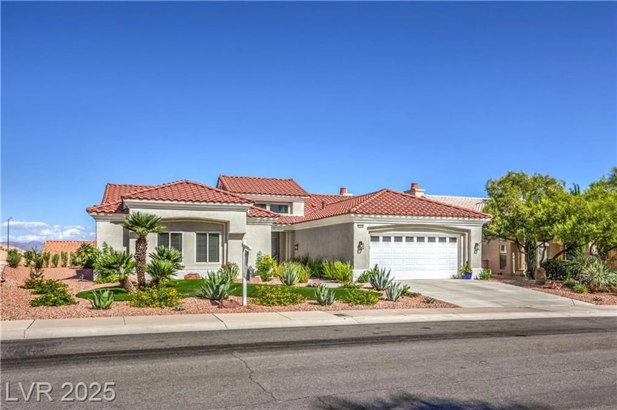 Property Slideshow image 2 of 34 | 3028 treesdale dr, Las Vegas, NV, 89134