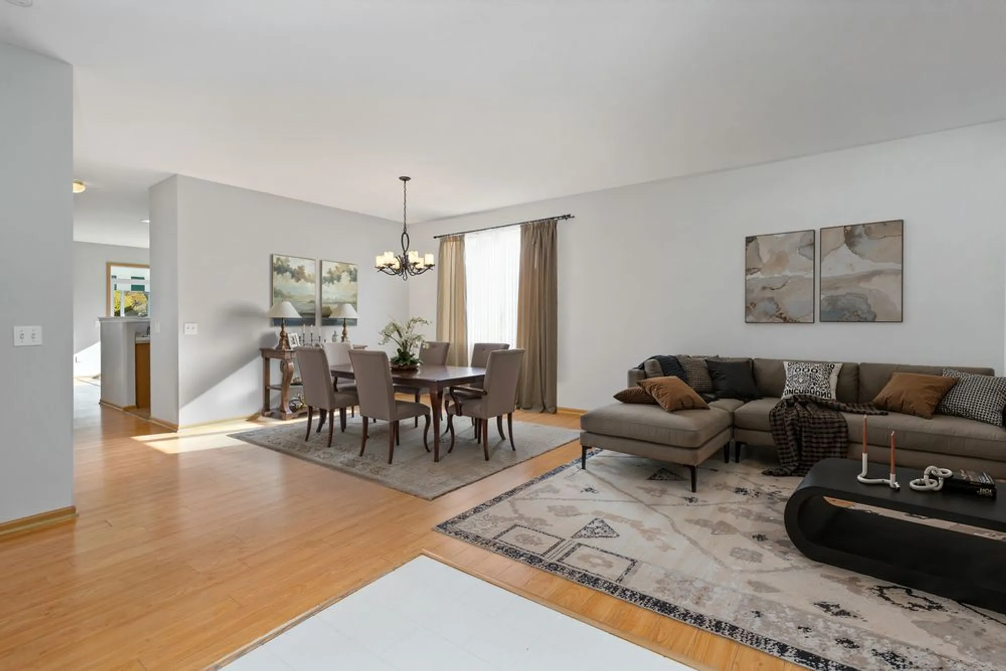 Property Slideshow image 4 of 34 | 721 s wellston ln, Romeoville, IL, 60446