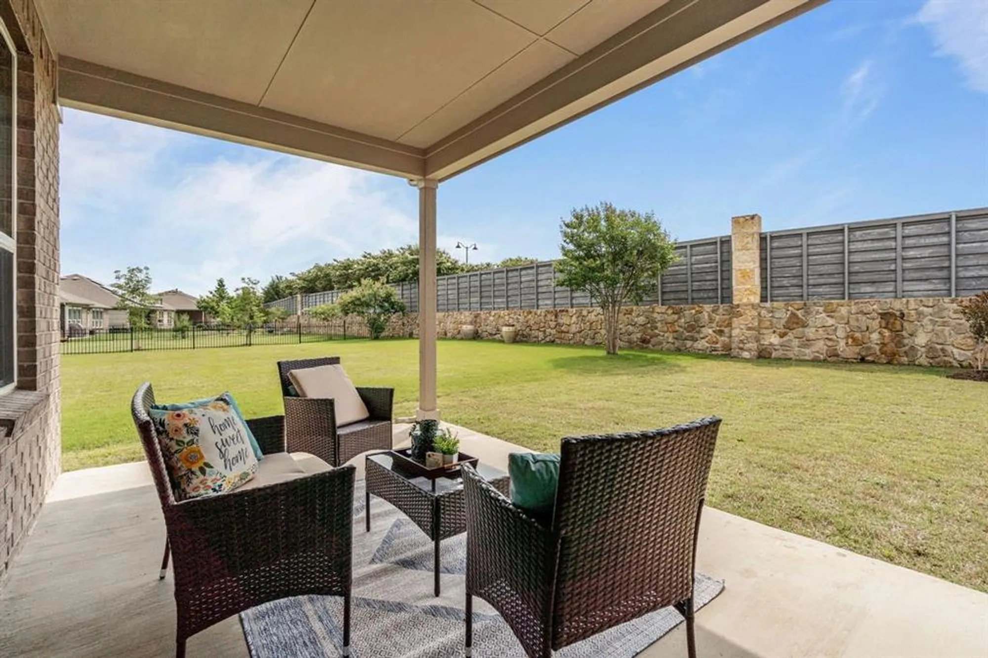 Property Slideshow image 28 of 40 | 712 freedom ln, Aubrey, TX, 76227