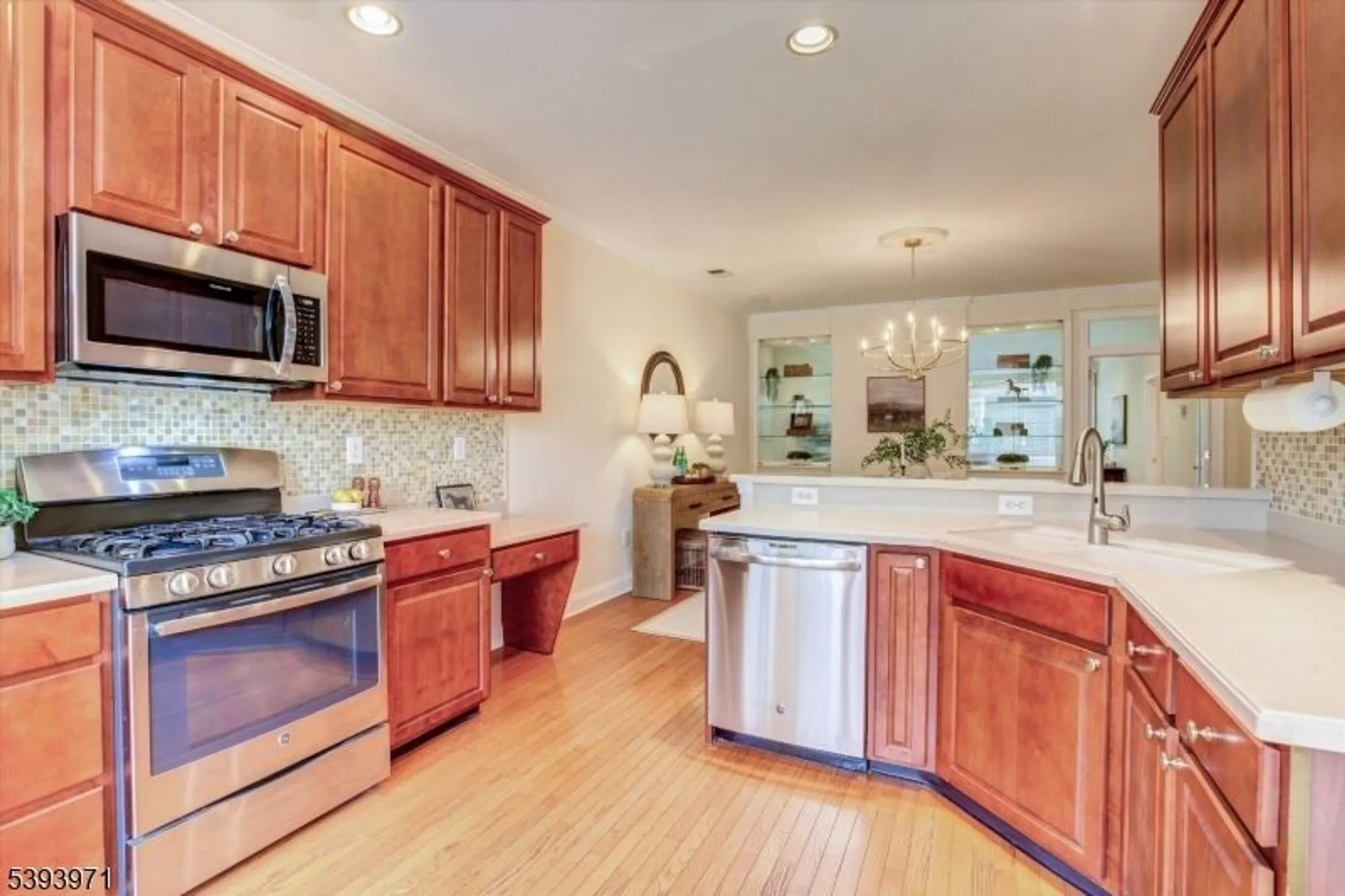 Property Slideshow image 5 of 29 | 13 fernwood ct, Whitehouse Station, NJ, 08889