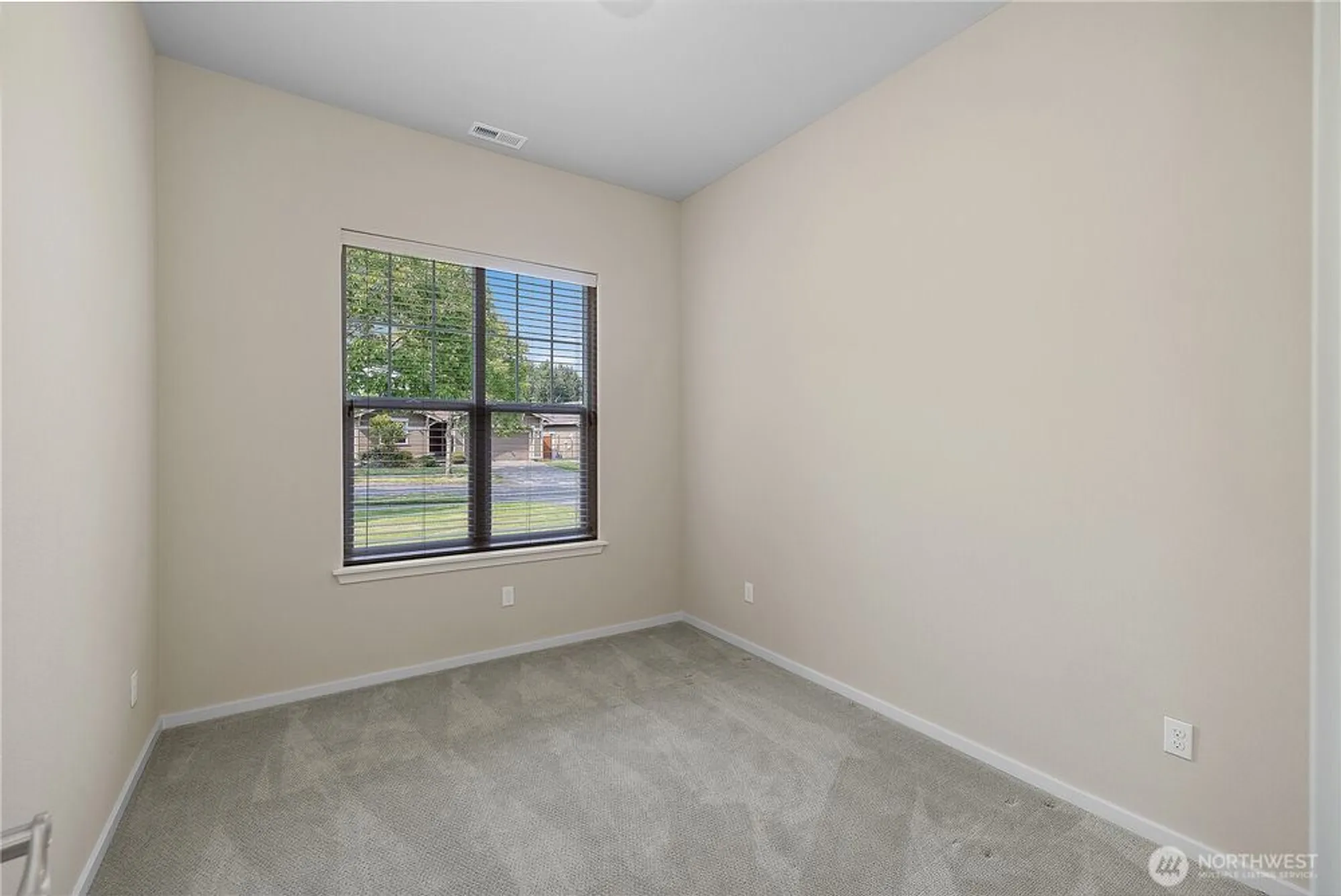 Property Slideshow image 32 of 40 | 4212 vashon dr, Lacey, WA, 98516