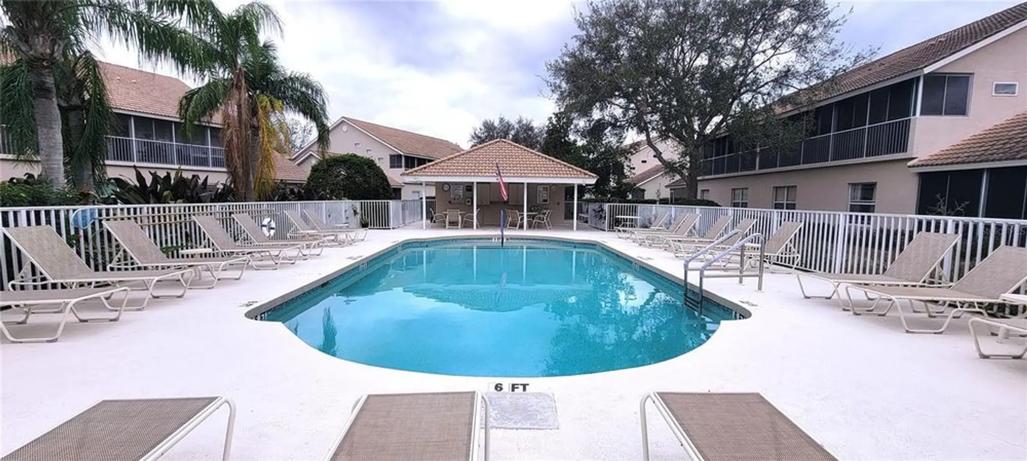 Property Slideshow image 6 of 75 | 6834 fairview ter # 6834, Bradenton, FL, 34203