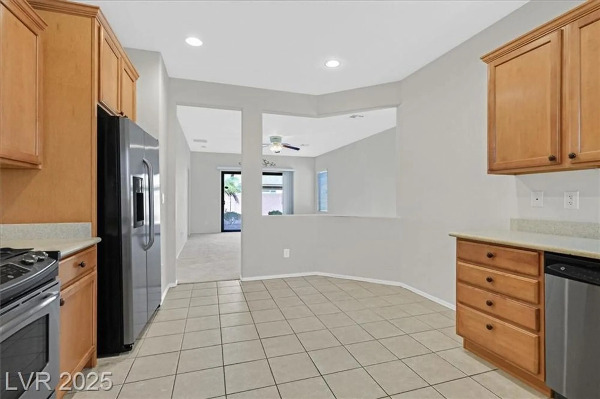 Property Slideshow image 8 of 39 | 6064 isola peak ave, Las Vegas, NV, 89122