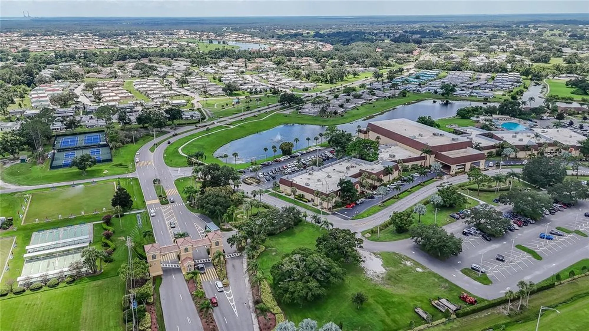 Property Slideshow image 6 of 39 | 607 manchester woods dr # 84, Sun City Center, FL, 33573