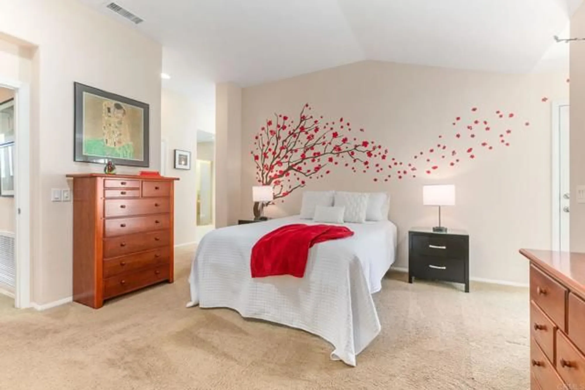 Property Slideshow image 17 of 33 | 1911 la subida way, San Marcos, CA, 92078