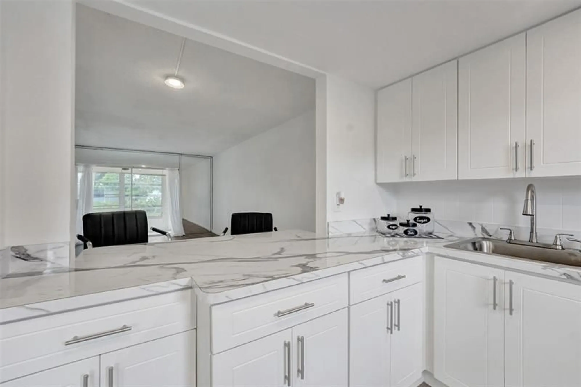 Property Slideshow image 10 of 60 | 7605 nw 5th pl apt 103, Margate, FL, 33063