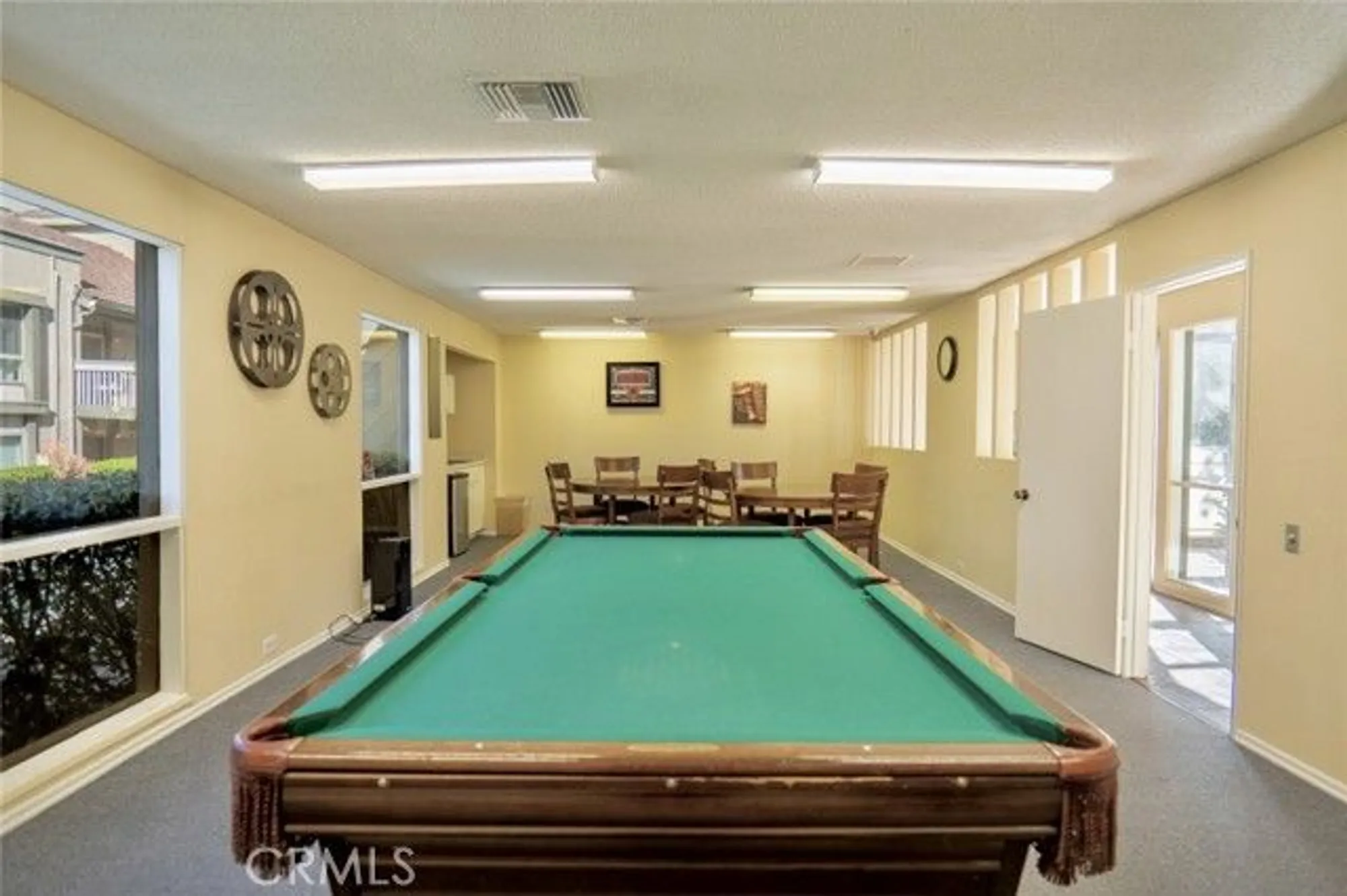 Property Slideshow image 20 of 28 | 327 chestnut hill ct 22, Thousand Oaks, CA, 91360