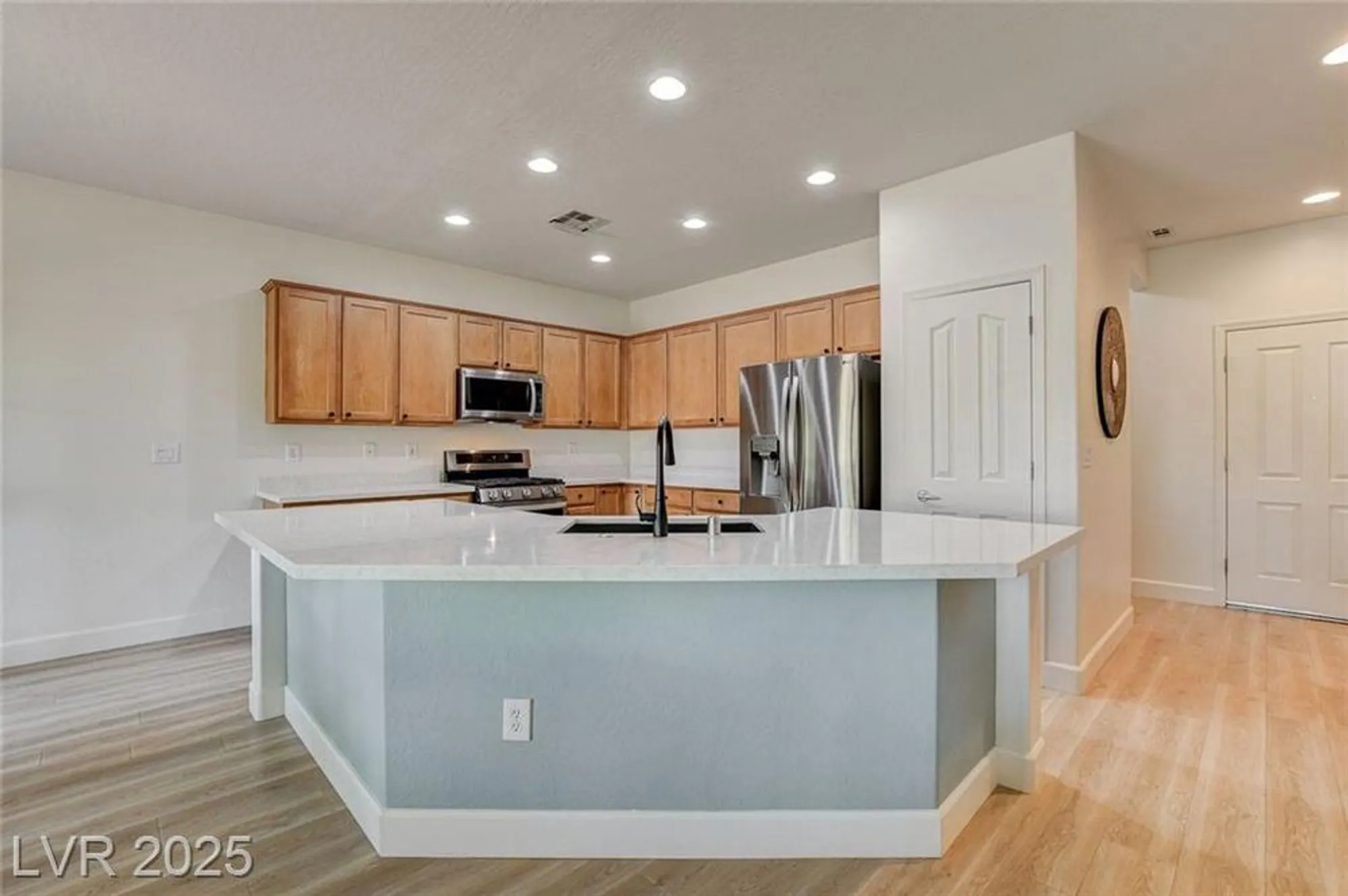 Property Slideshow image 7 of 64 | 7873 broadwing dr, North Las Vegas, NV, 89084