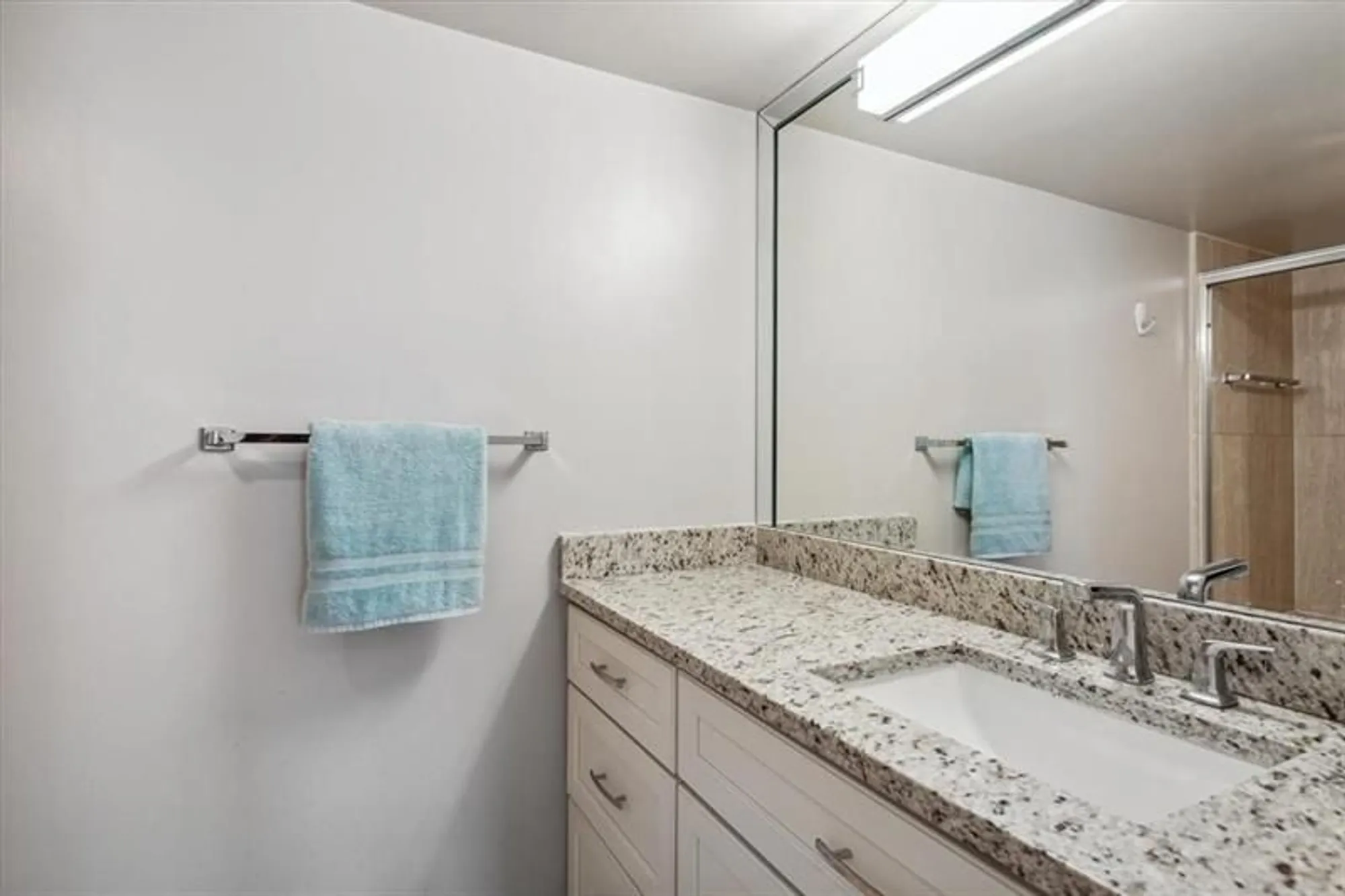 Property Slideshow image 12 of 16 | 1201 s ocean dr, Hollywood, FL, 33019
