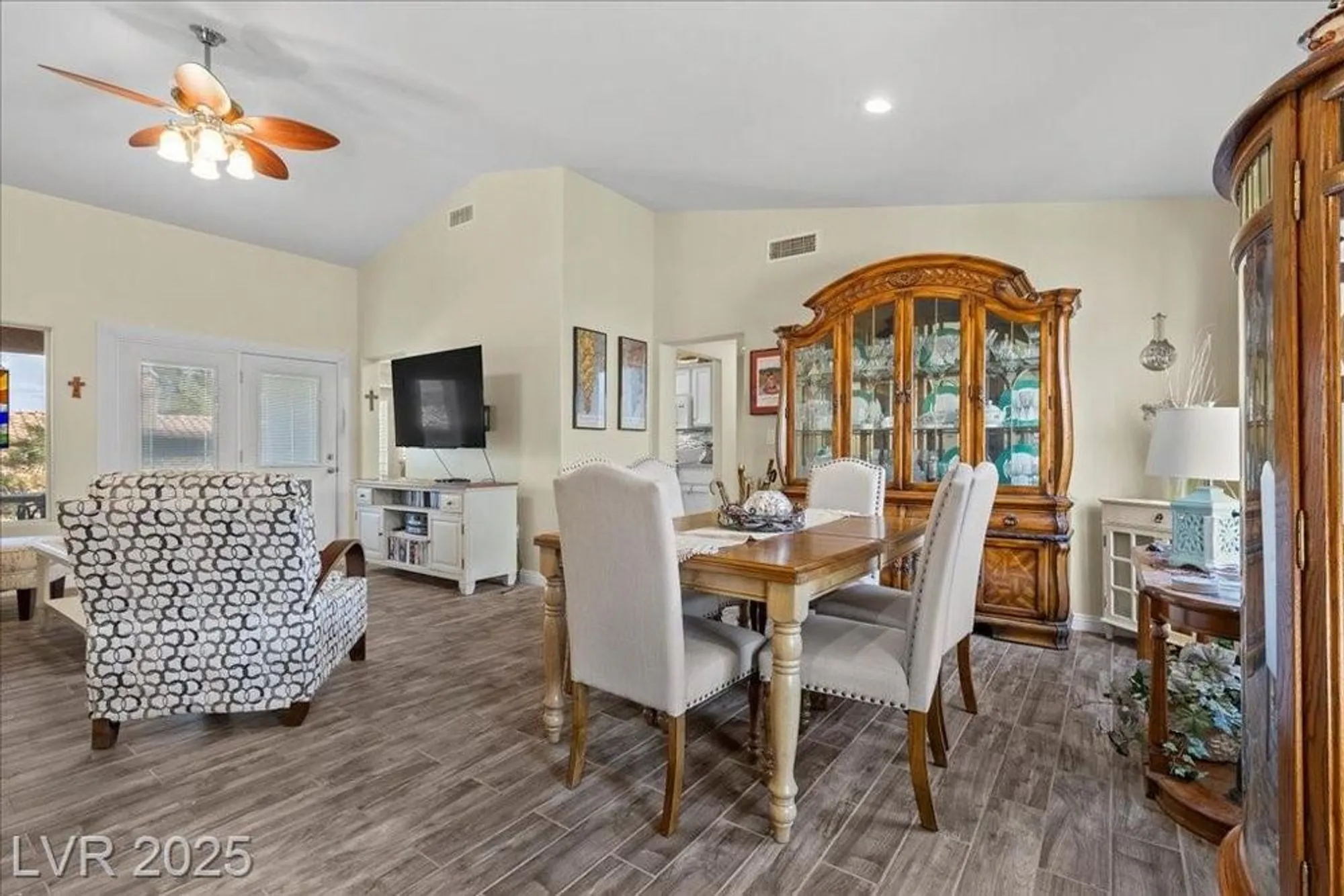 Property Slideshow image 6 of 49 | 2908 laverton dr, Las Vegas, NV, 89134