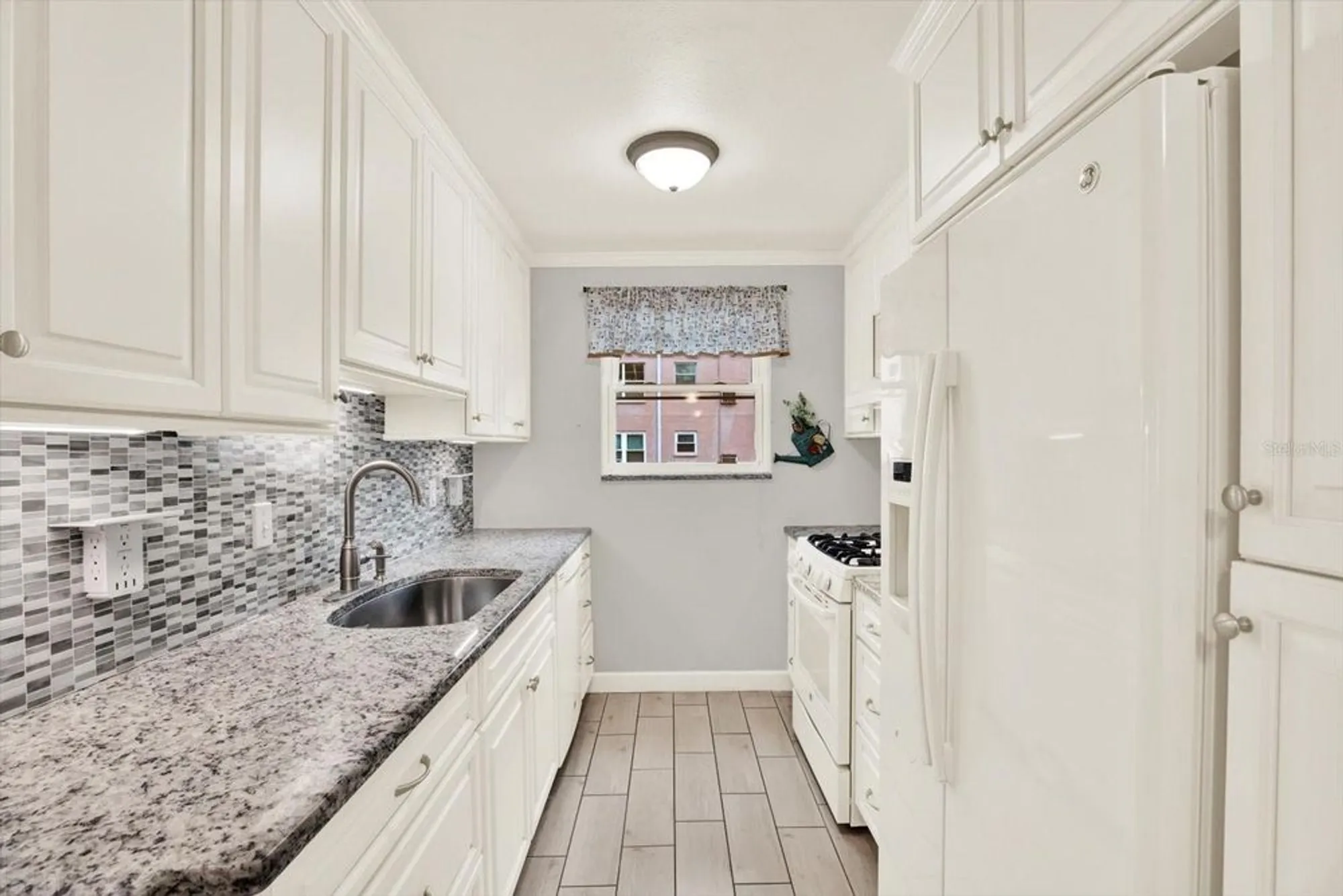 Property Slideshow image 8 of 38 | 5501 80th st n unit 206, Saint Petersburg, FL, 33709