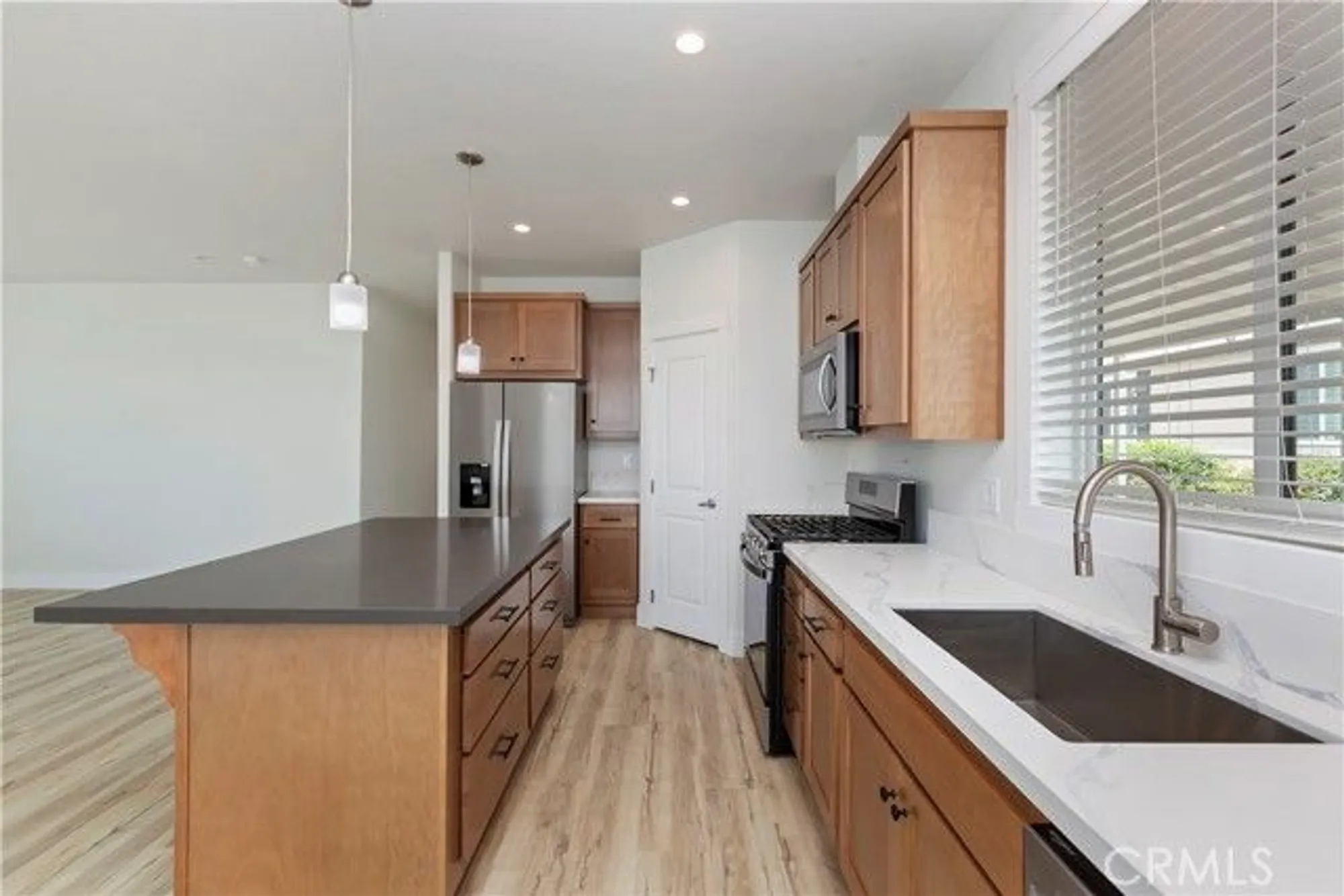 Property Slideshow image 21 of 38 | 991 norwich way, Corona, CA, 92882