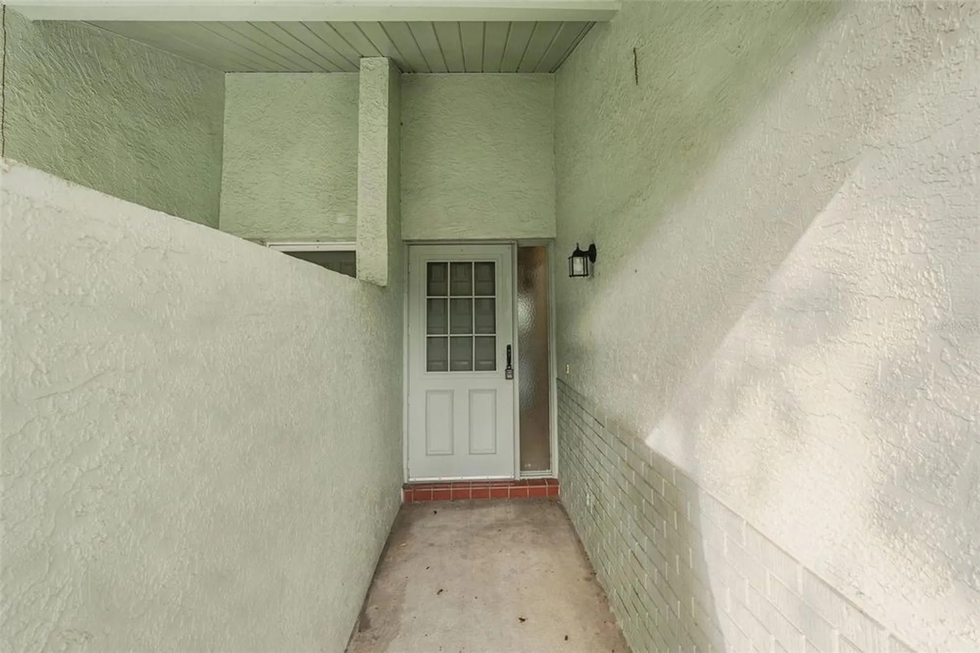 Property Slideshow image 2 of 57 | 2529 lancaster dr, Sun City Center, FL, 33573