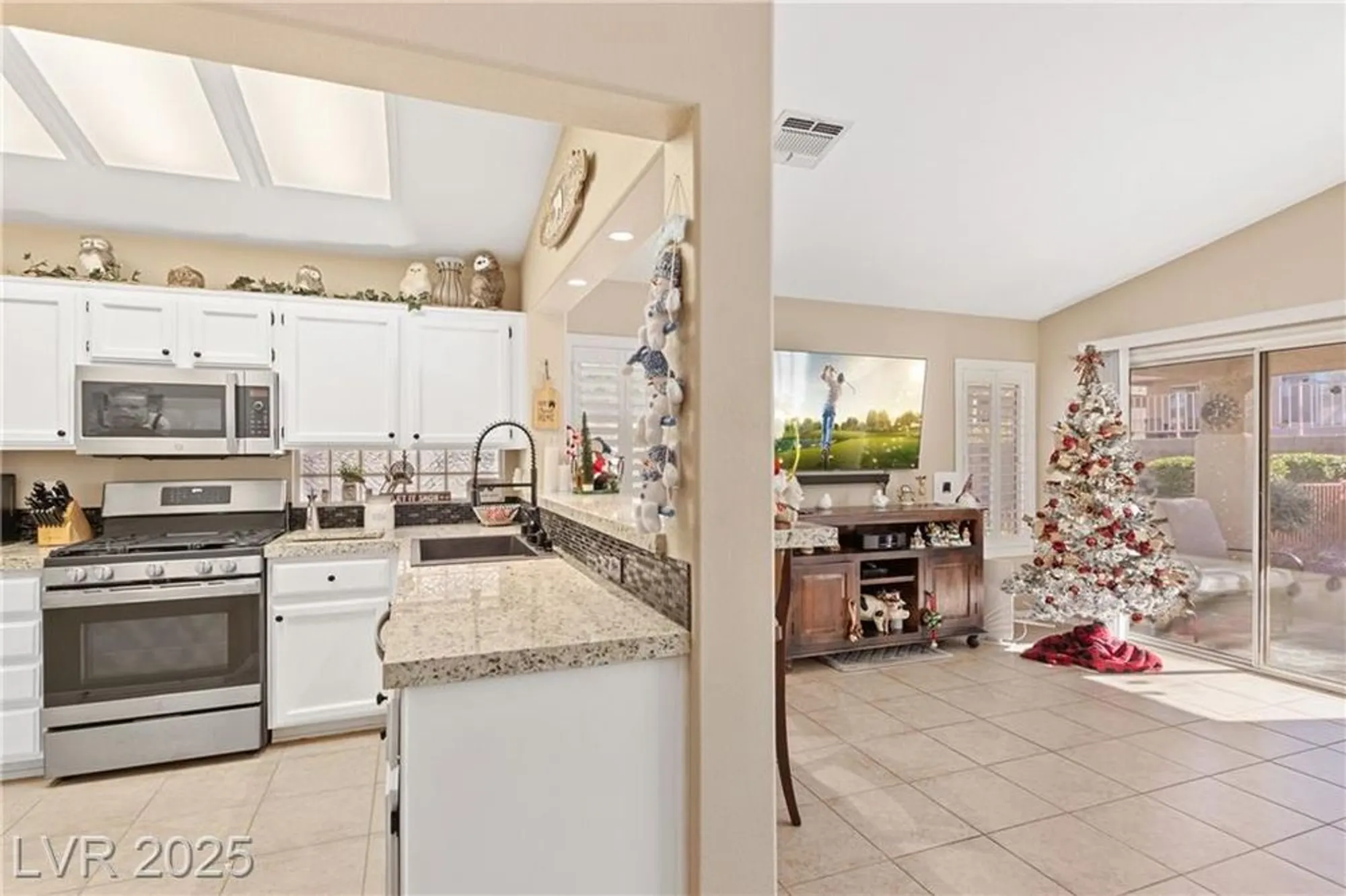 Property Slideshow image 7 of 27 | 2155 chapman ranch dr, Henderson, NV, 89012