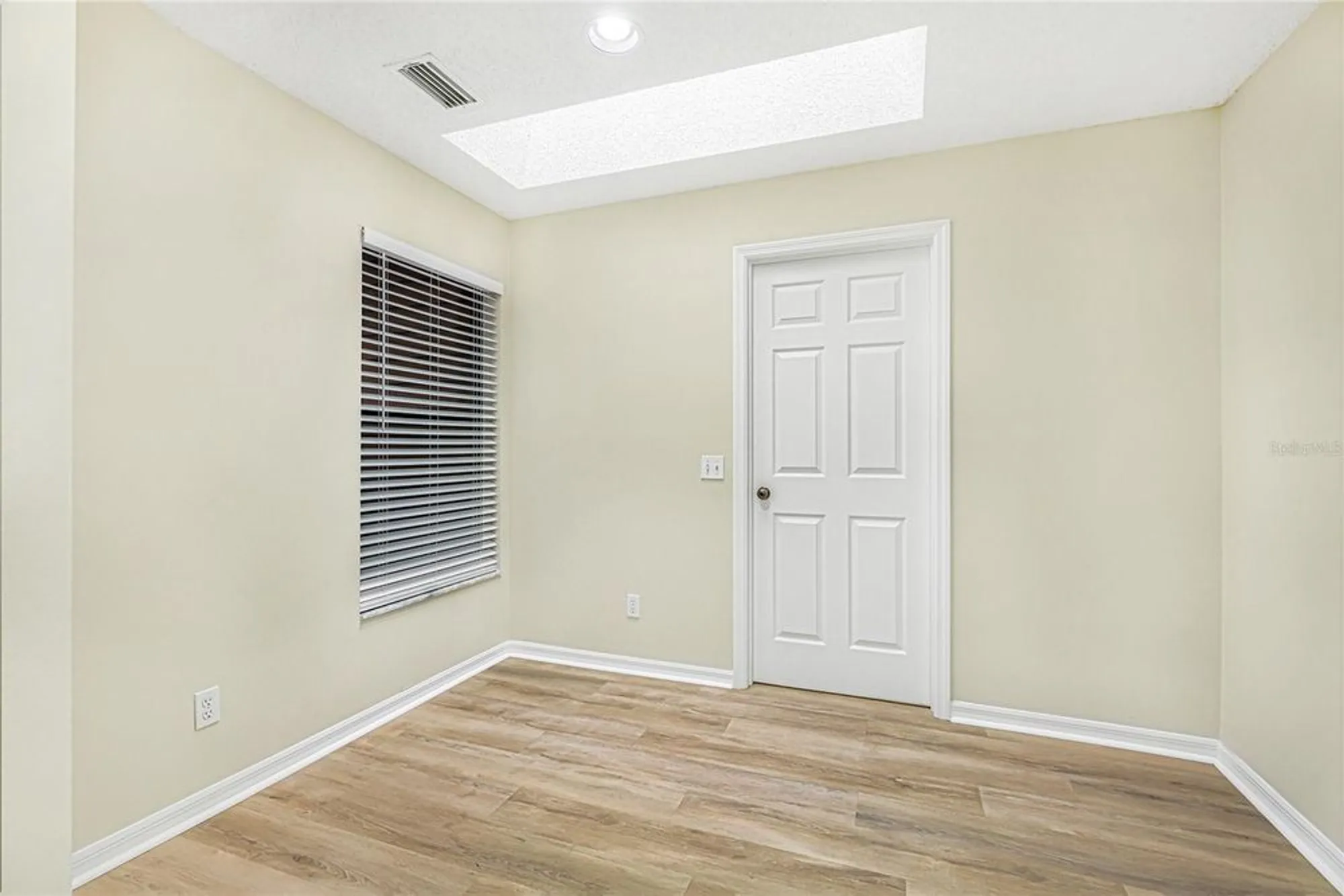 Property Slideshow image 14 of 44 | 7106 saint andrews ln, Sarasota, FL, 34243