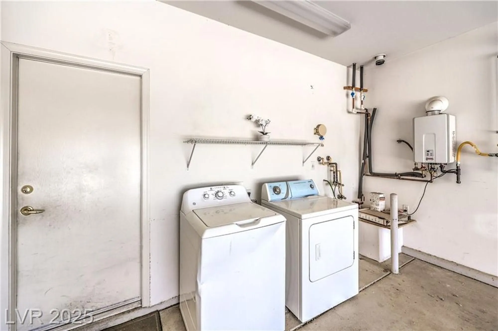 Property Slideshow image 18 of 26 | 2535 leighton ave, Henderson, NV, 89052