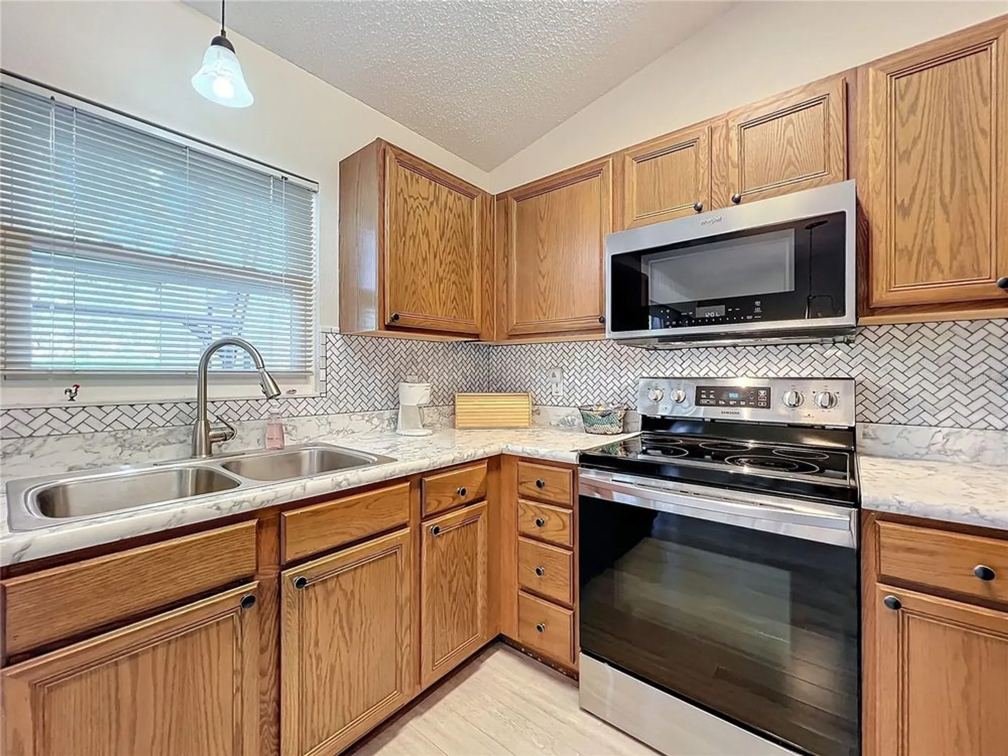 Property Slideshow image 21 of 53 | 25339 hibiscus st, Leesburg, FL, 34748