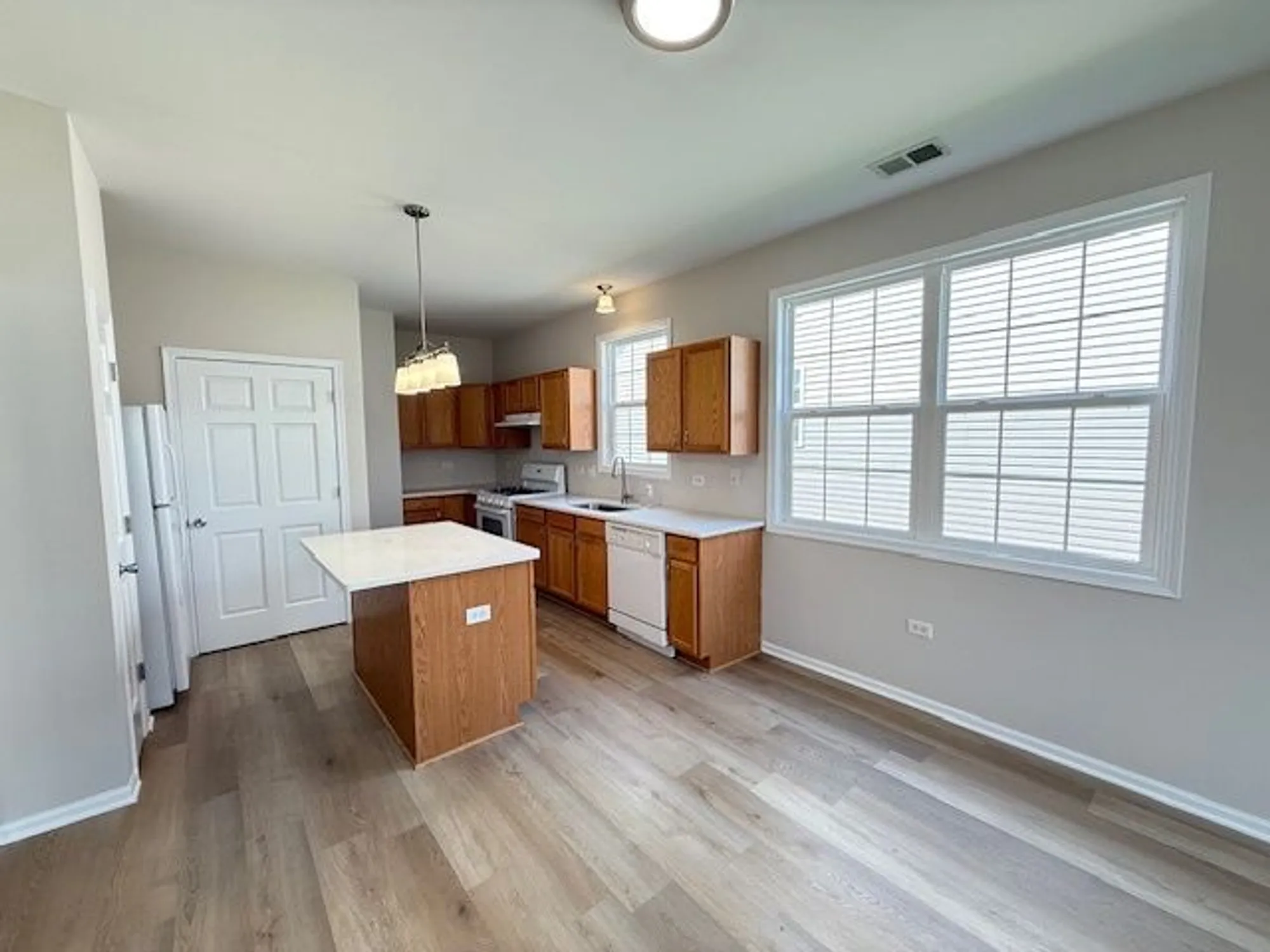 Property Slideshow image 5 of 12 | 17113 manitoba, Lockport, IL, 60441